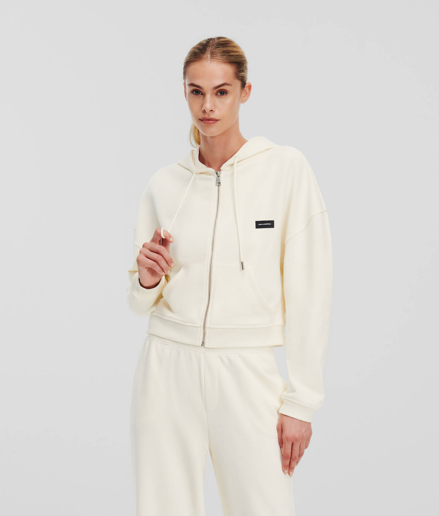 SWEAT À CAPUCHE ZIPPÉ AVEC LOGO ESSENTIAL
