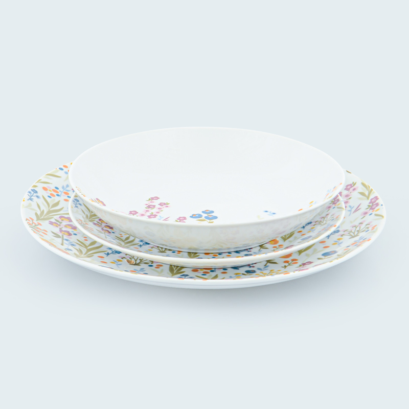 Assiette plate décorée 'Anastasia'