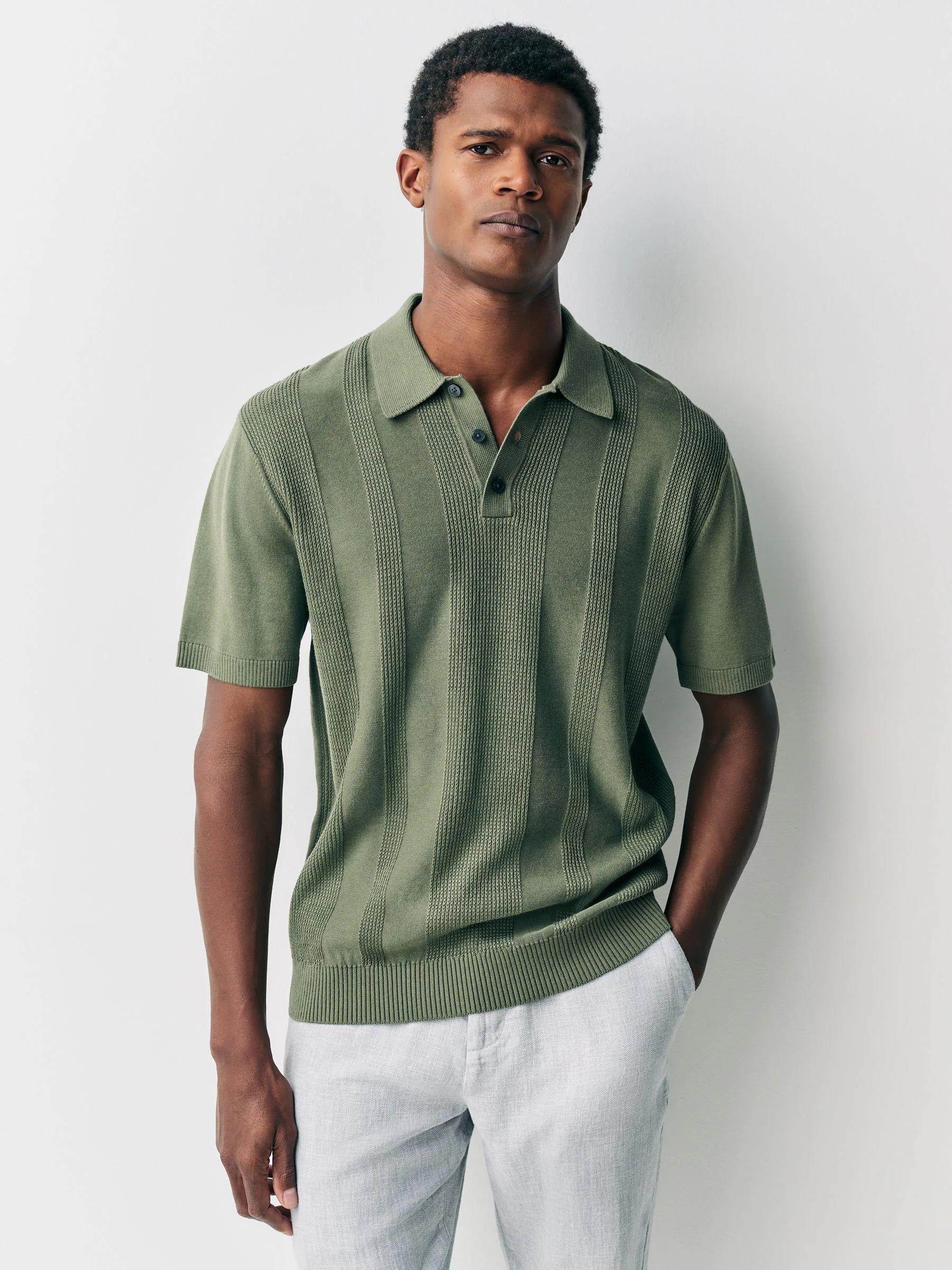 Groen - Regular-fit poloshirt met textuur, hoog katoengehalte, korte mouwen en gebreid