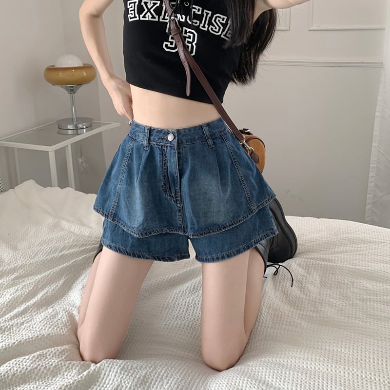 CosmoCorner - Gewassen mini-A-lijn denim skort met hoge taille en laagjes