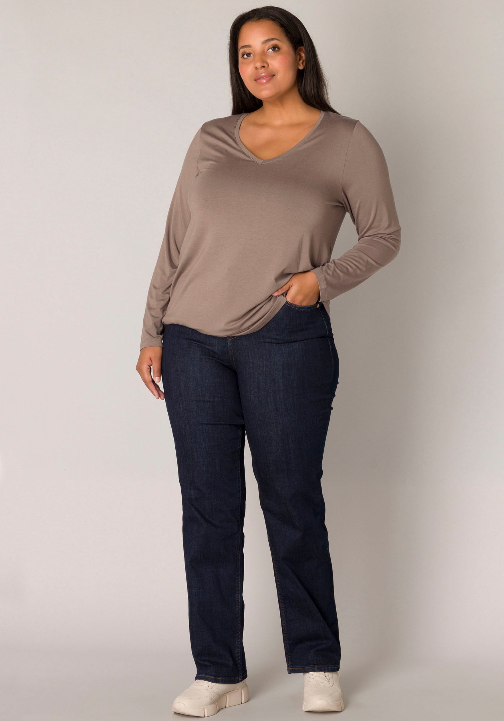 Base Level Curvy Langarmshirt , mit V-Ausschnitt