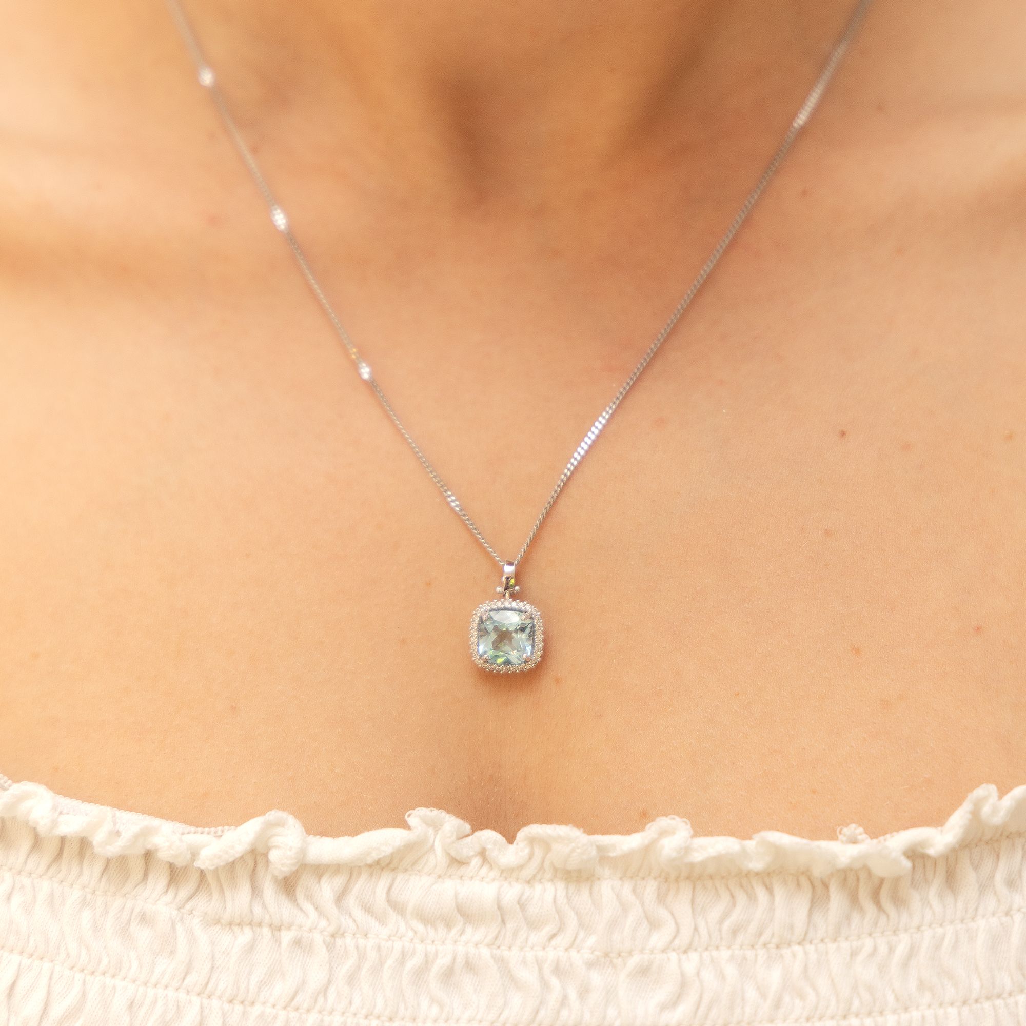 Fascination by Ellen K. Halskette 375 Gold mit Blautopas (beh.) und Zirkonia weiß