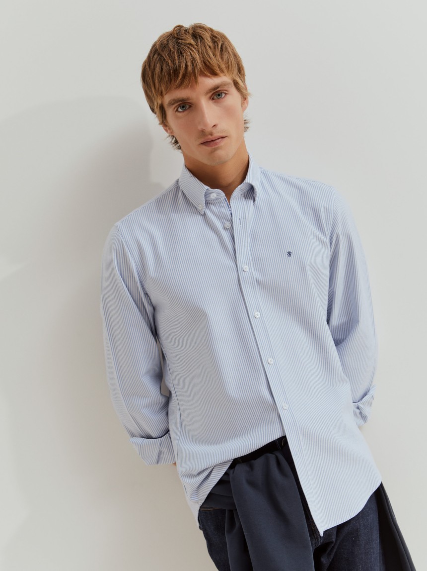 Camisa slim fit de algodão às riscas