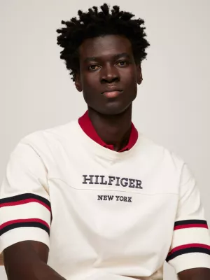Camiseta Hilfiger Monotype com mangas listradas