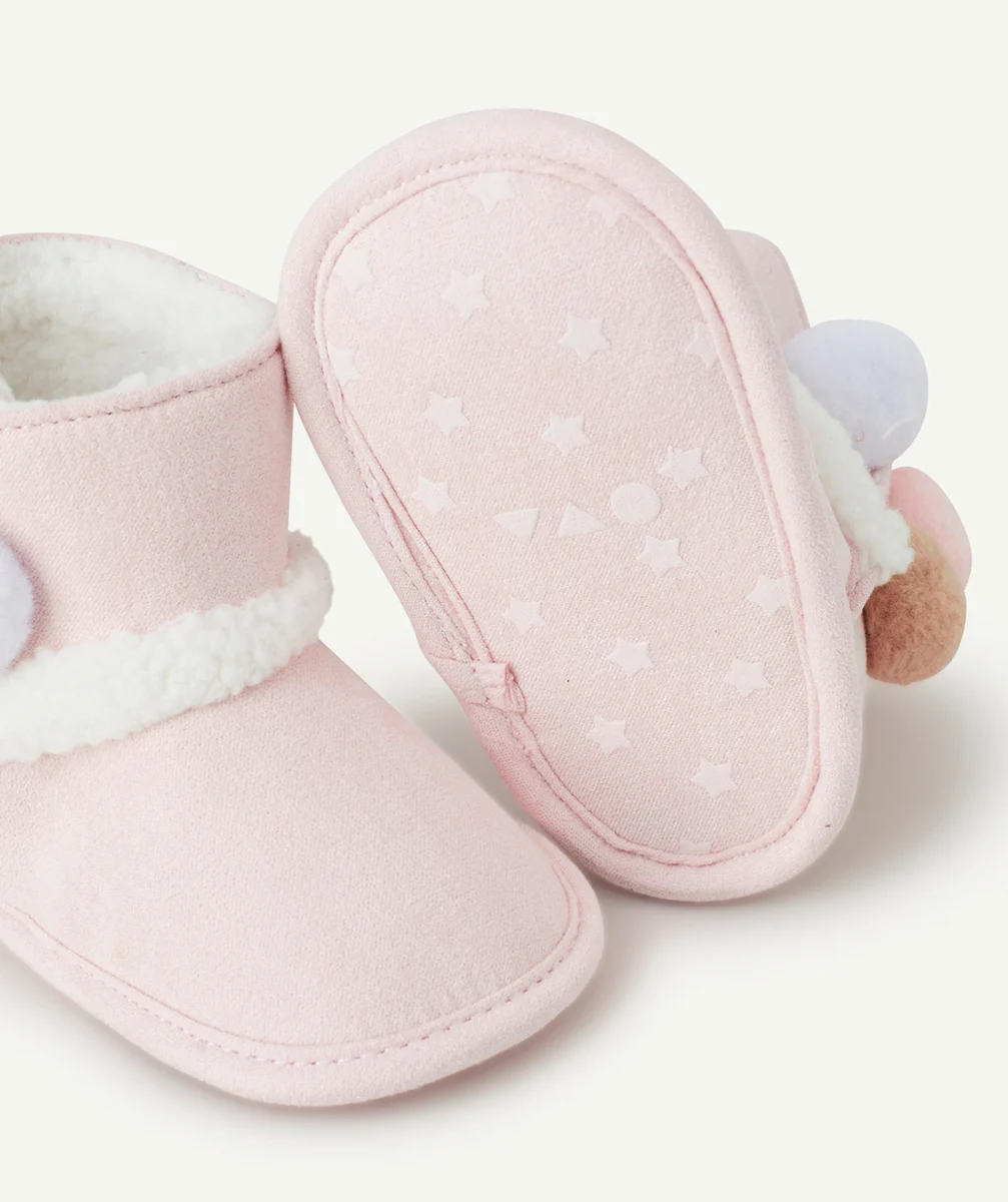 CHAUSSONS MONTANTS BÉBÉ FILLE ROSE AVEC POMPONS