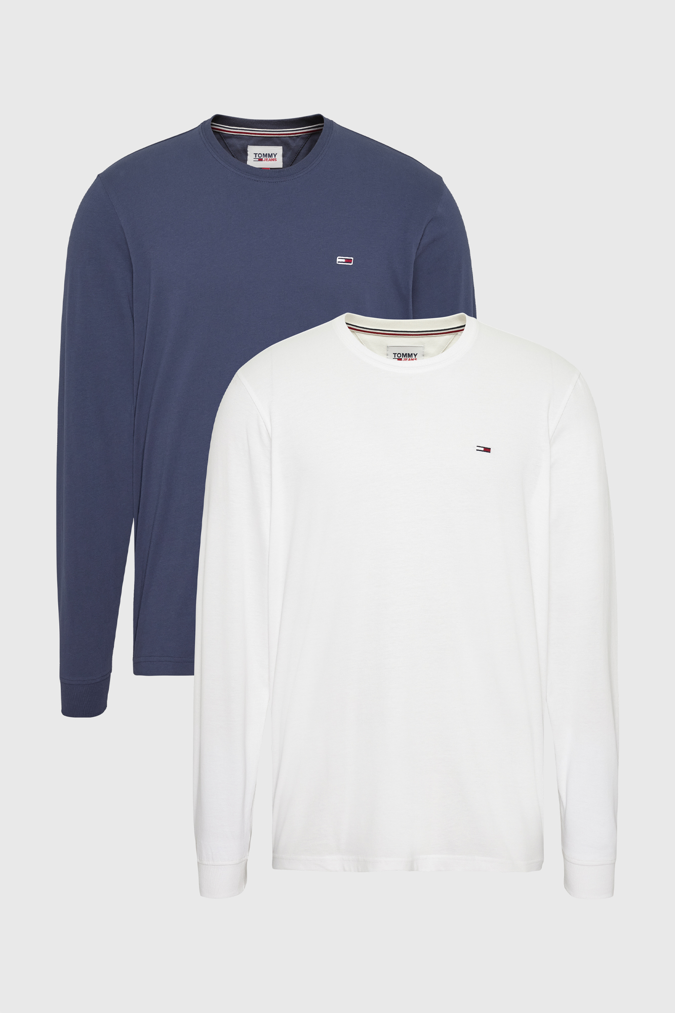 Pacote com 2 camisetas de manga comprida Tommy Jeans masculinas.