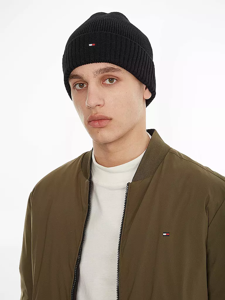 TOMMY HILFIGER Mütze - Haube ESSENTIAL  schwarz