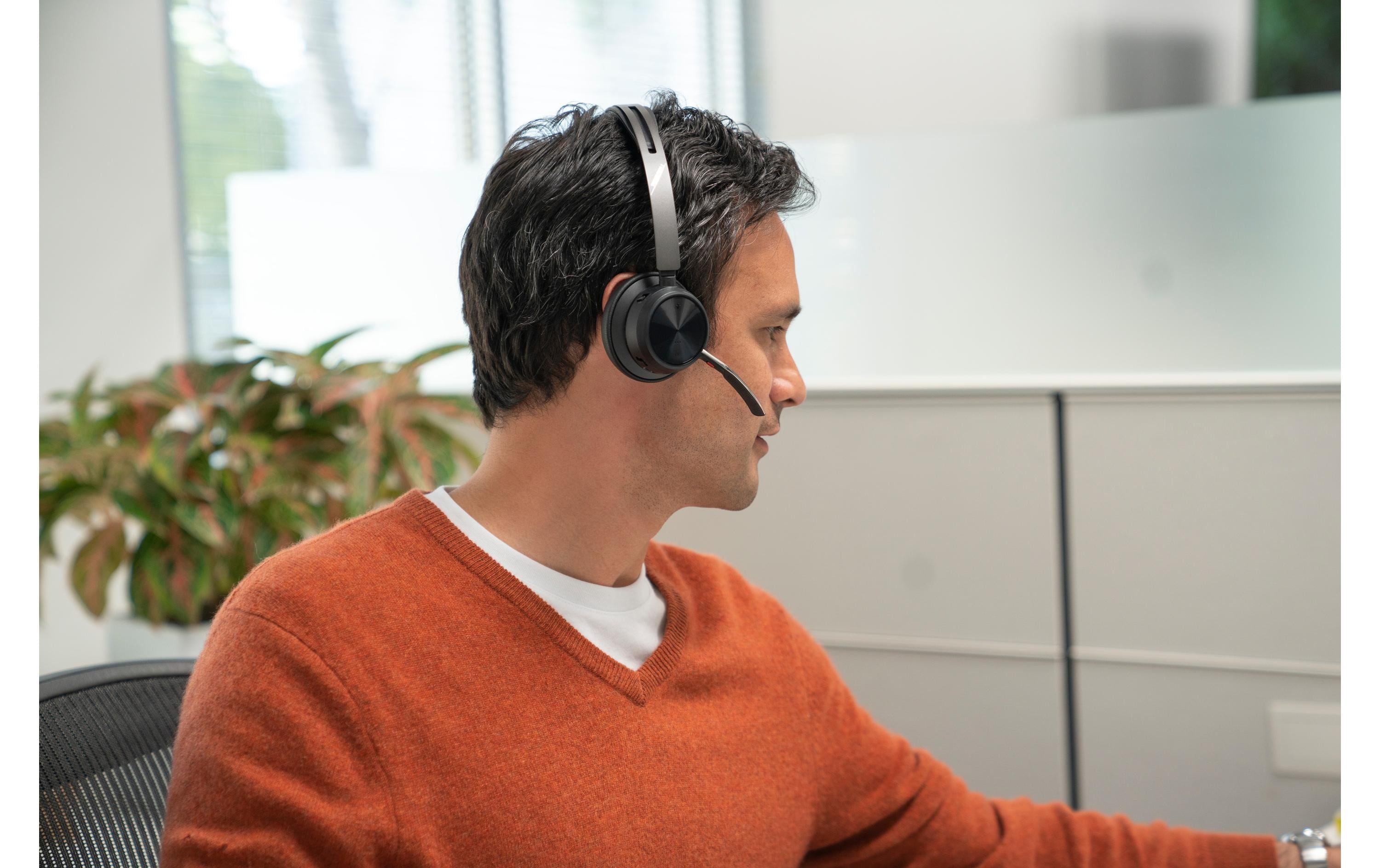 Headset Poly Voyager Focus 2 UC USB-C inkl. Ladestation<br>Stereo Bluetooth-Headset