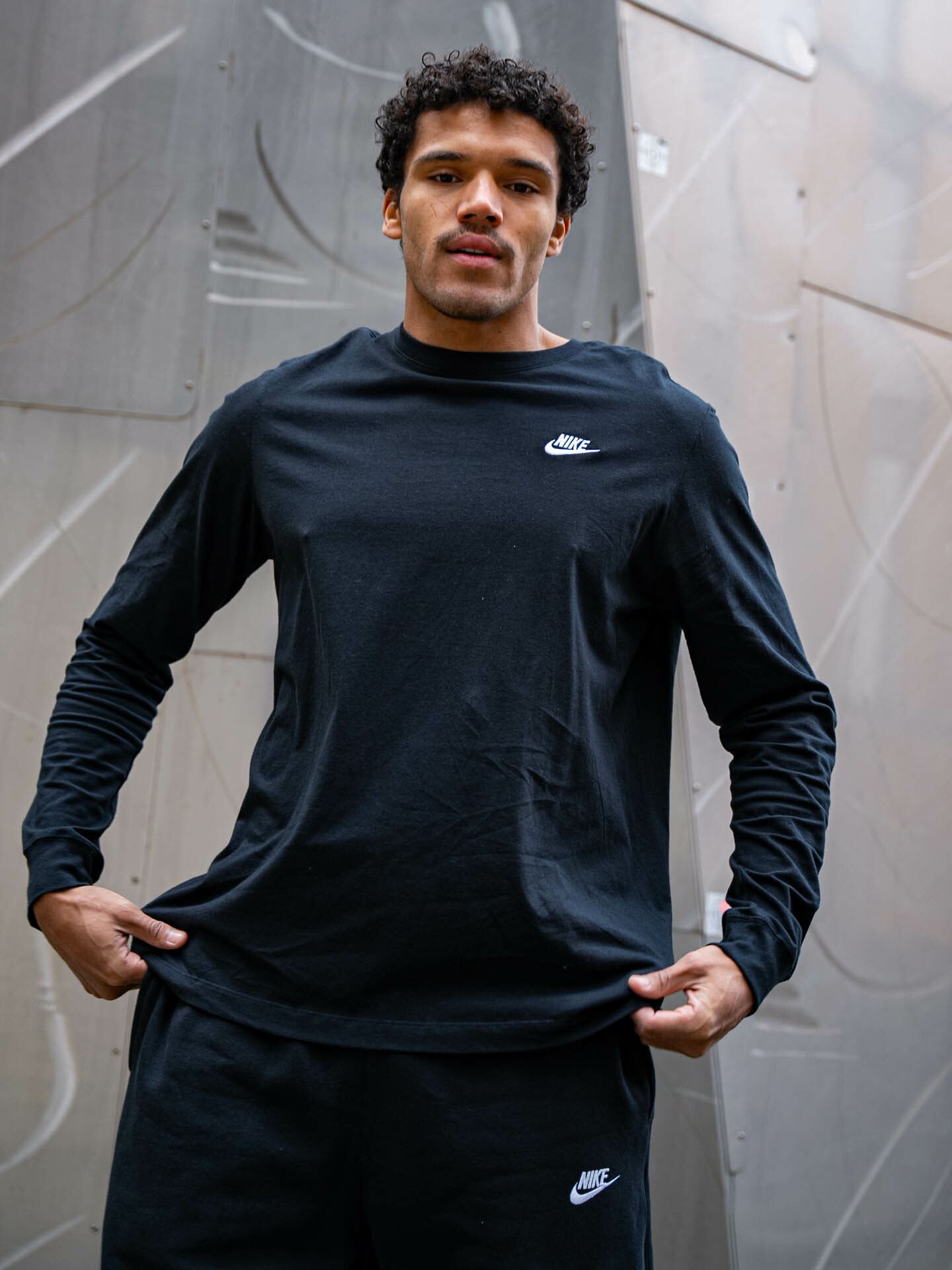Sportswear Club Long Sleeve Tee