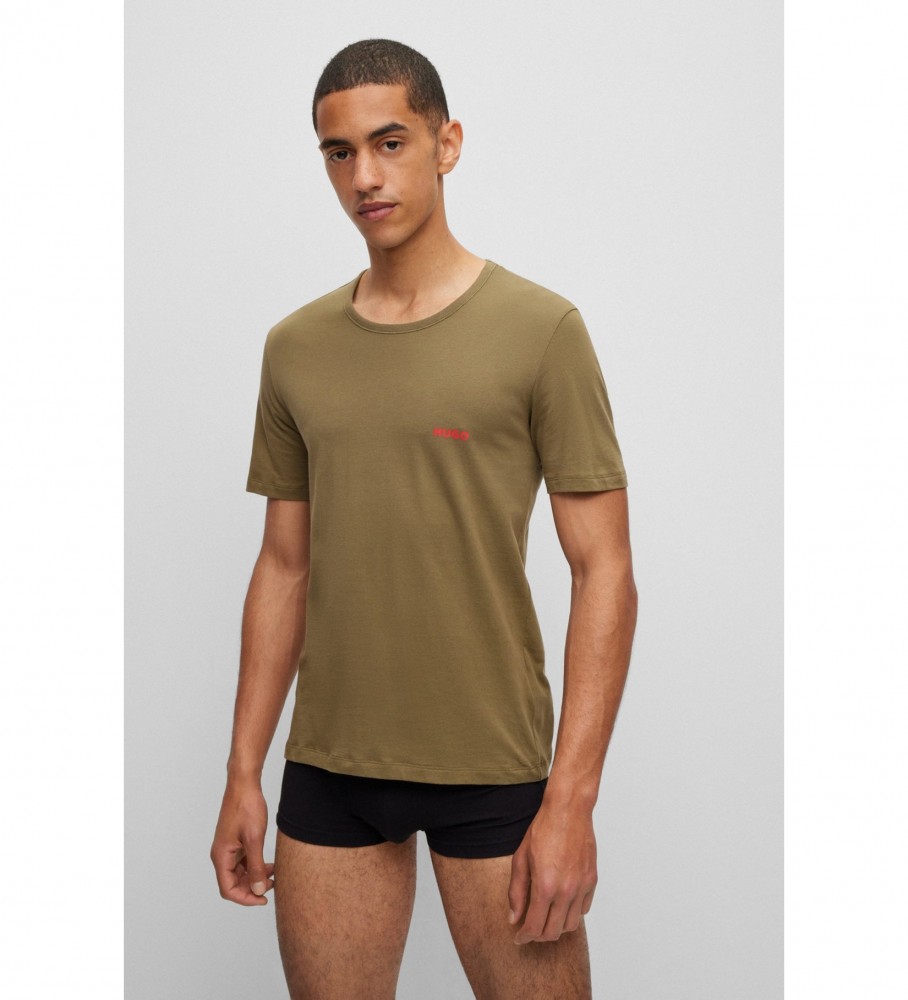 Conjunto de 3 camisetas regatas de algodão HUGO nas cores verde, branca e preta.