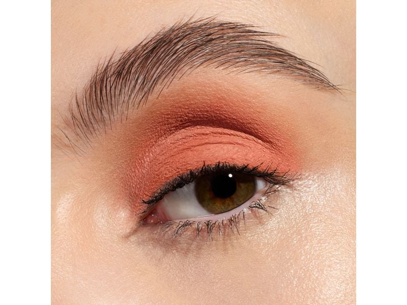 essence Lidschatten Matte Liquid 03 Peach Pop Flüssiger matter Lidschatten in einem warmen pfirsichfarbenen Ton