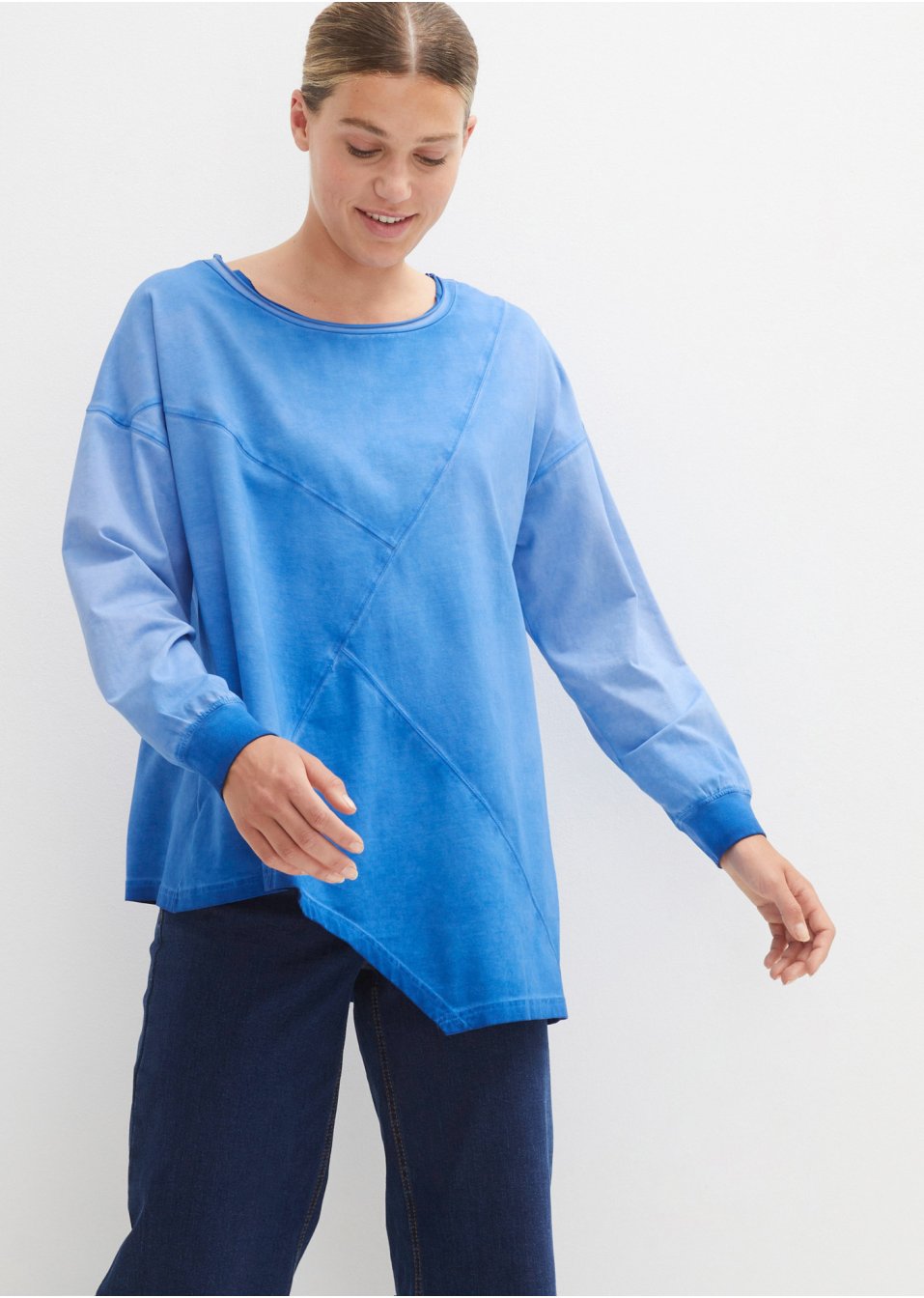 T-shirt avec base asymétrique