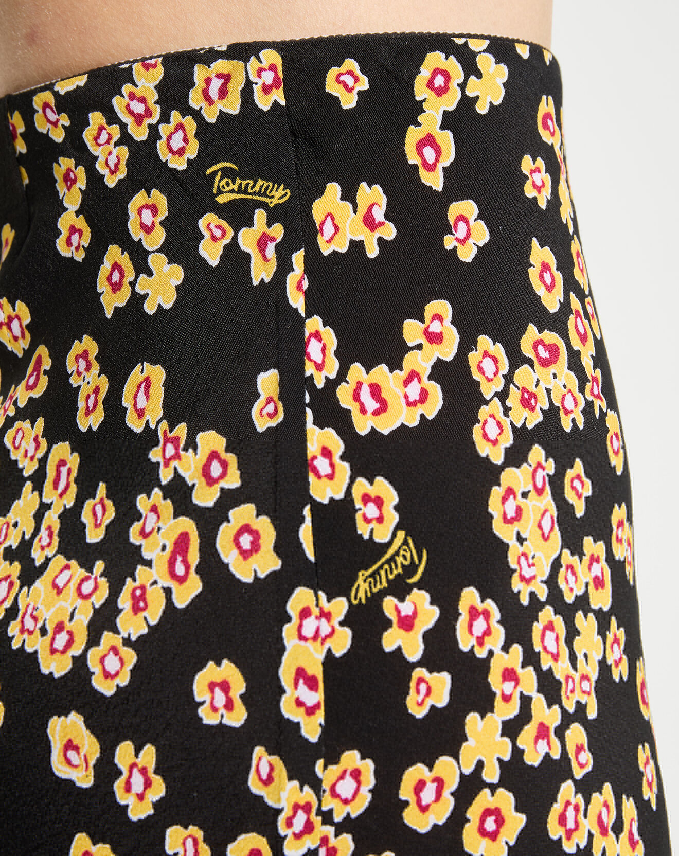 Tommy Jeans Jupe fluide Fleurs jaune/noire