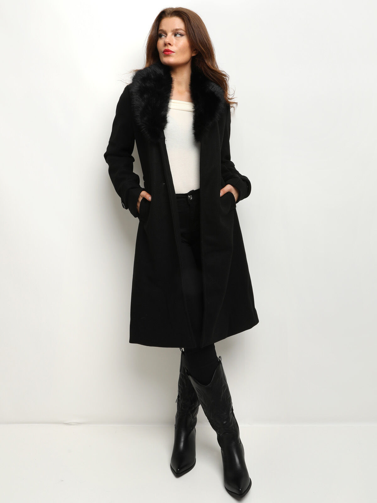 Manteau ceinturé à col fourré- Noir