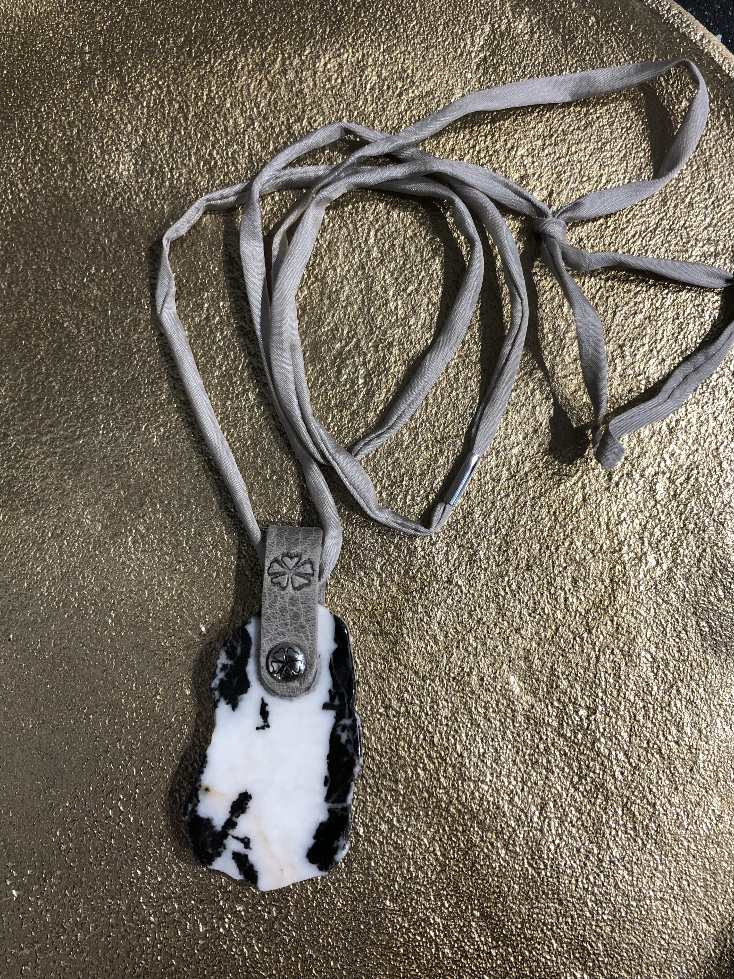 Pimps & Pearls- Ketting- Zwart/Wit/Grijs