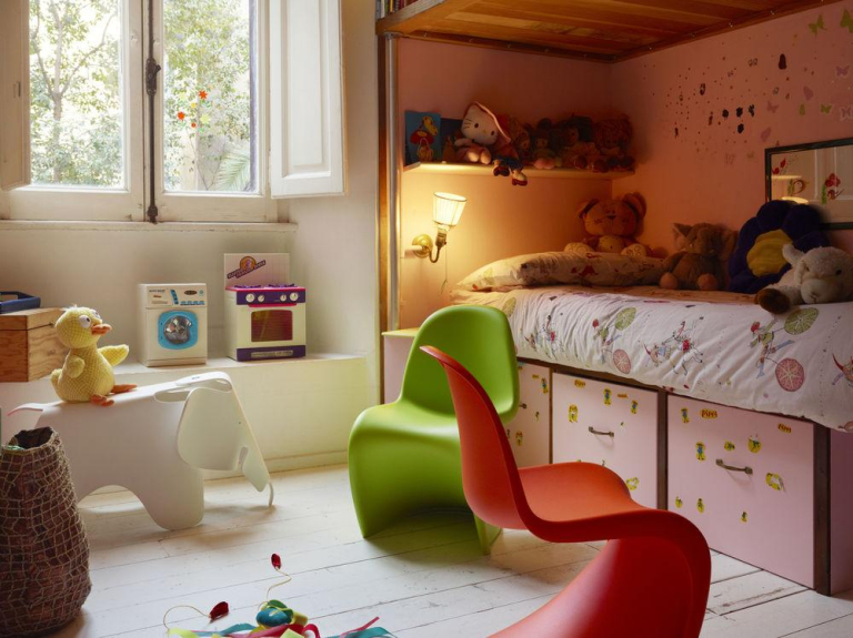 Vitra Eames Elephant RE olifant kinderstoel Red Orange