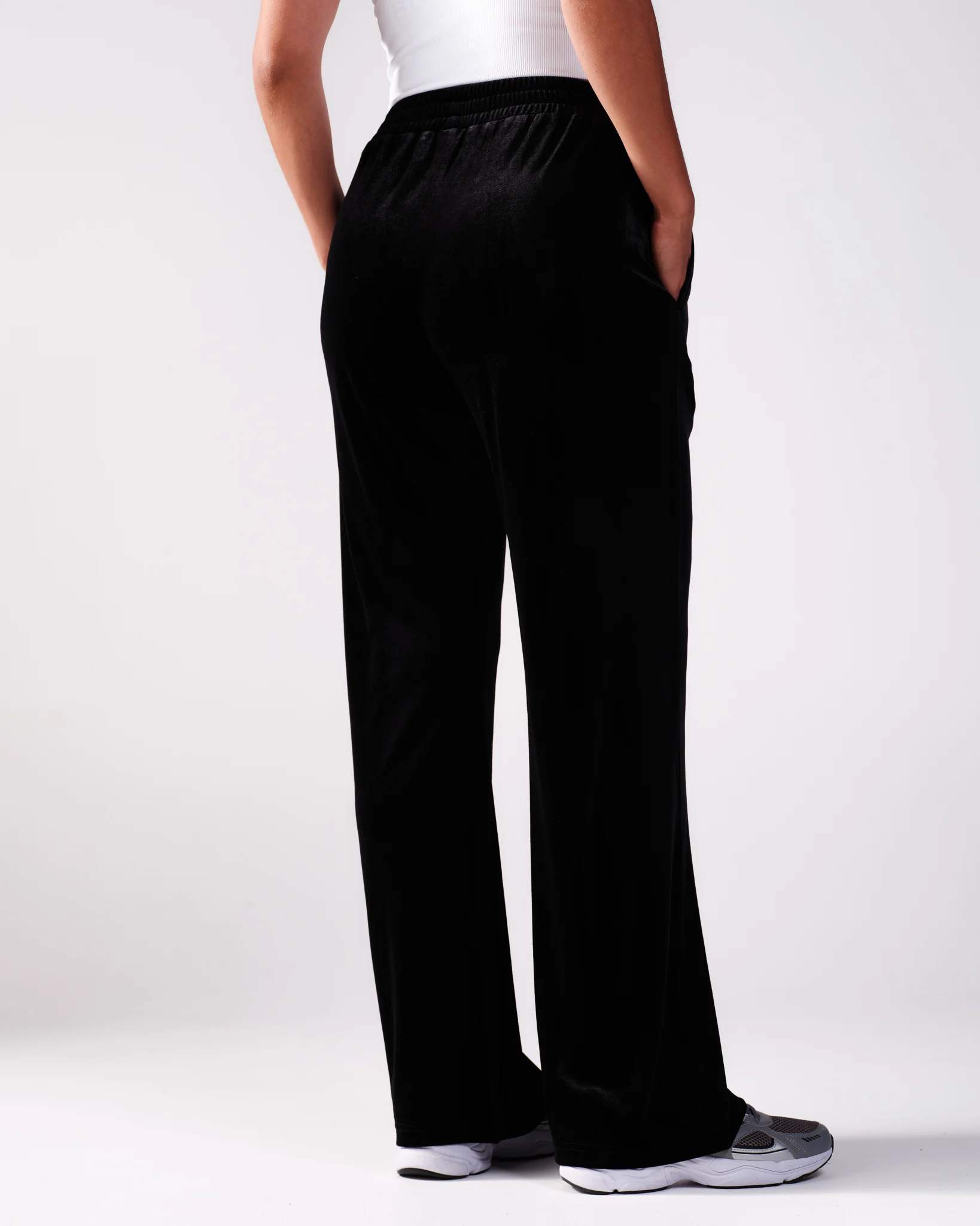 LEVITY Velour Straight Pant Black