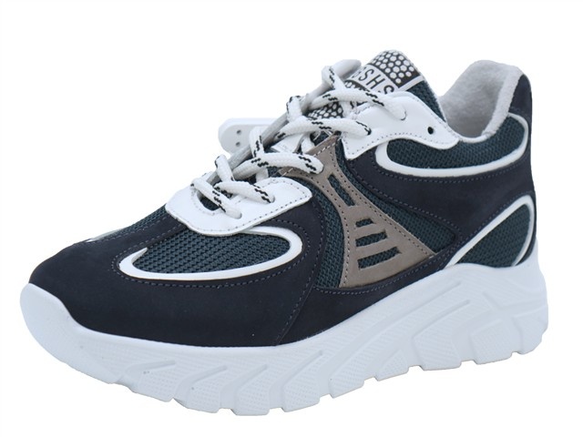 Giga Sneaker