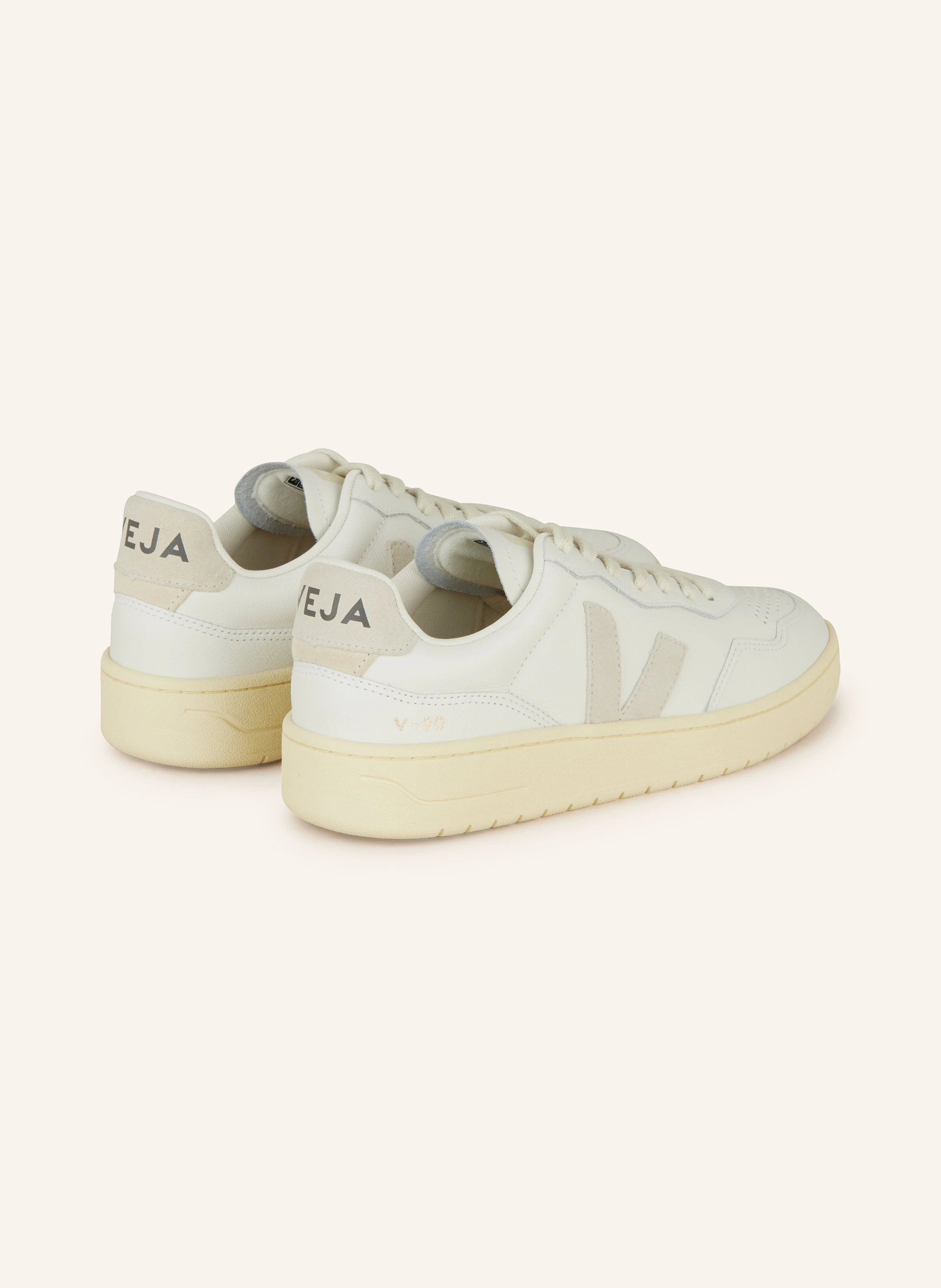 VEJA Sneaker V-90