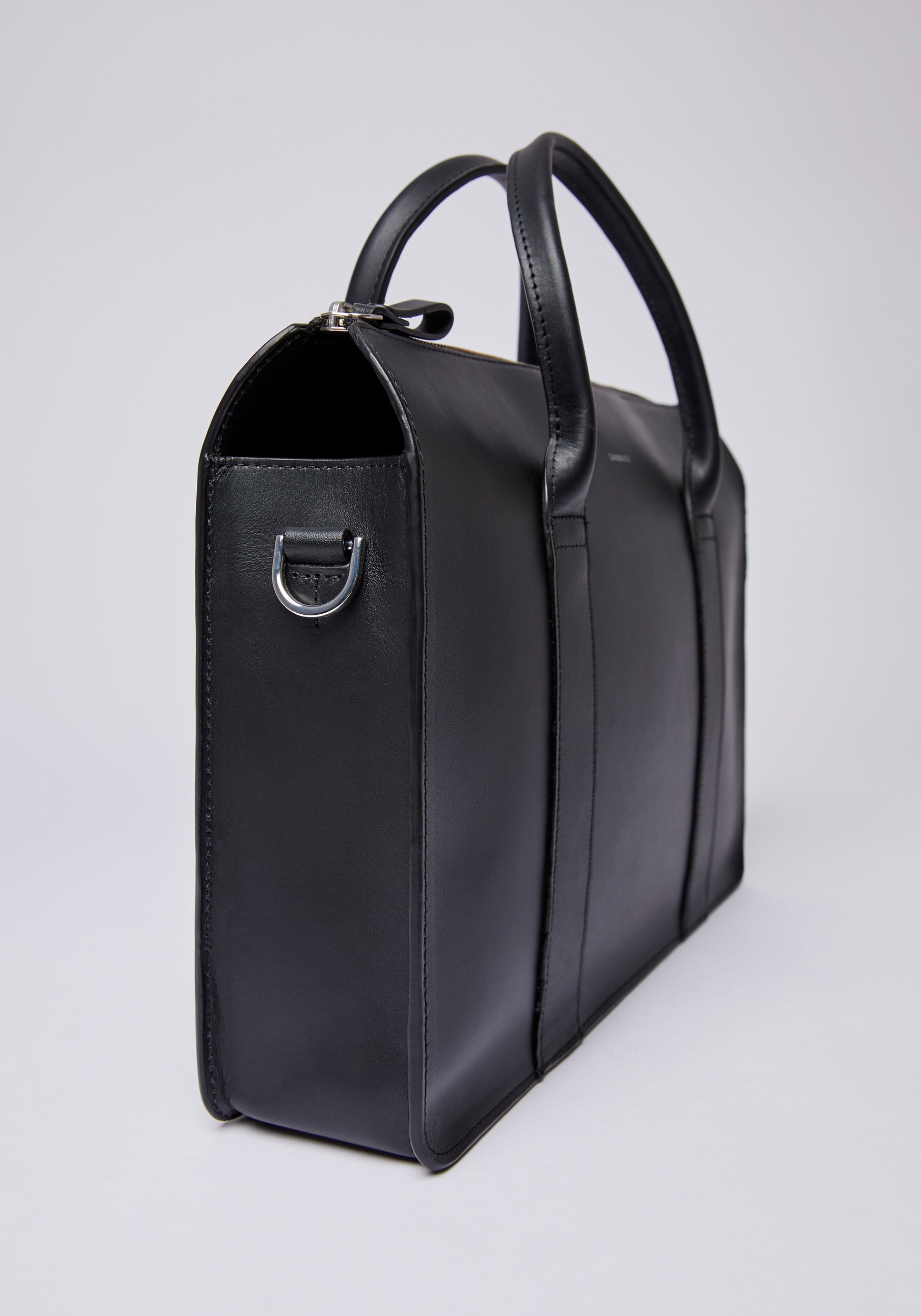 Sandqvist Schultertasche Alice Black