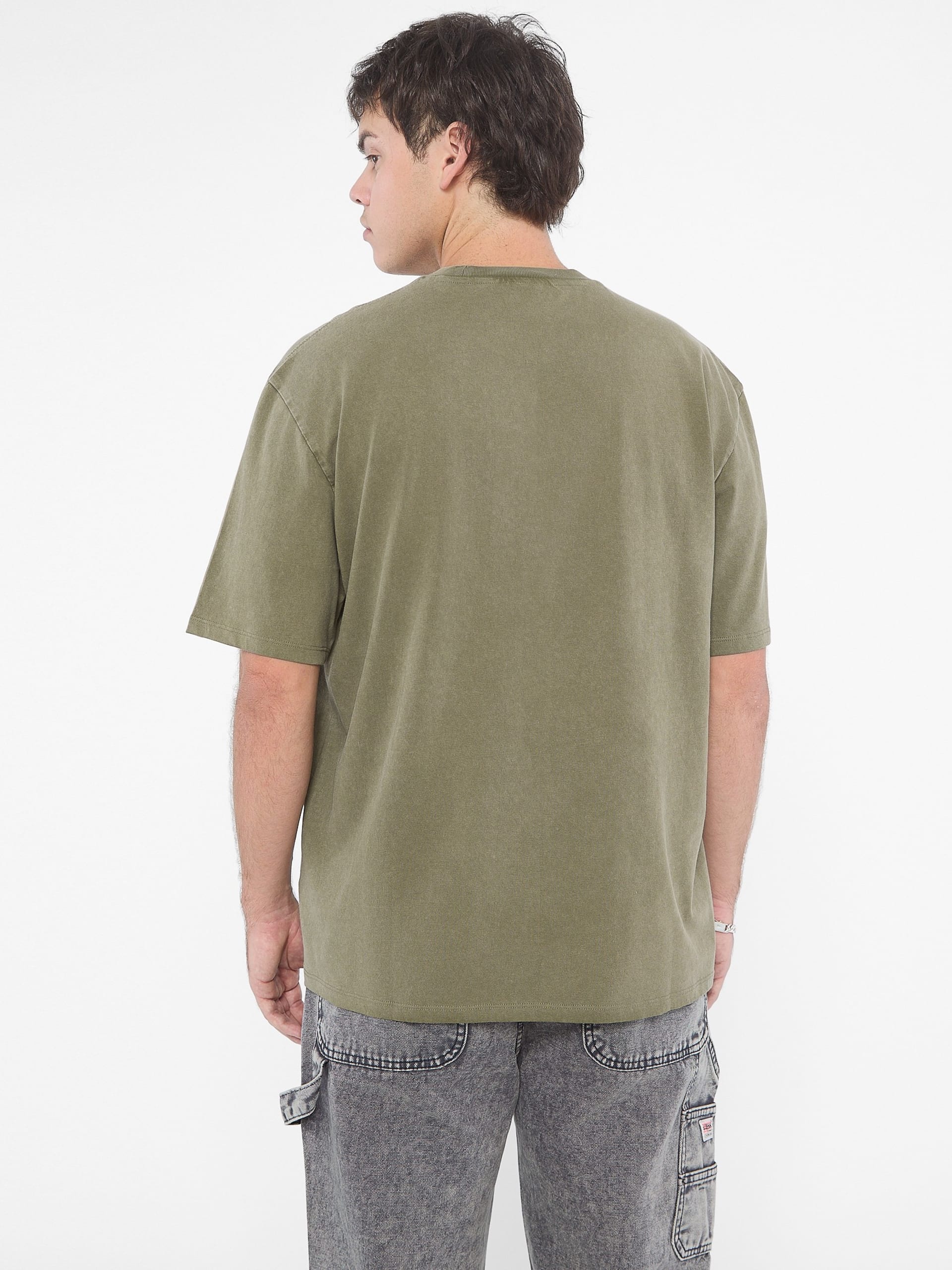 Camiseta GUESS Originals com o logo Baker