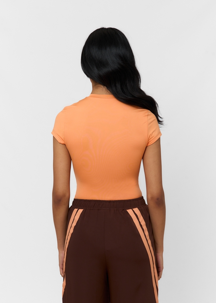 Tee peach