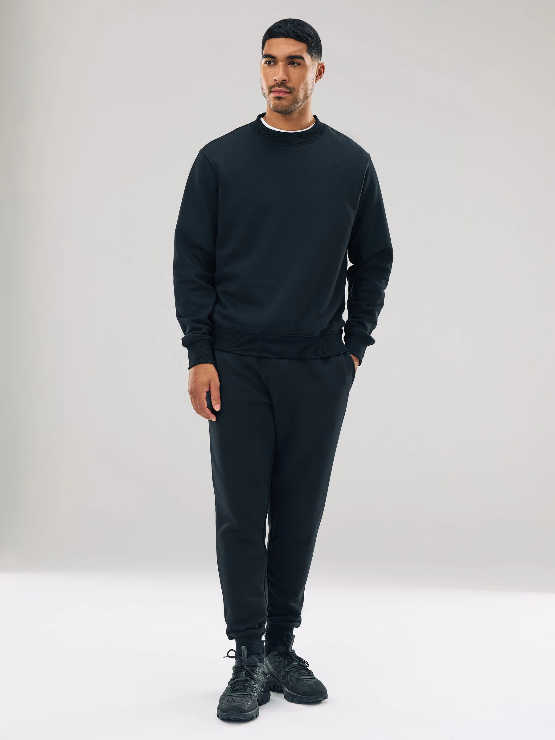 Zwart - Normale Pasvorm - Dik sweatshirt met ronde hals en hoog katoengehalte