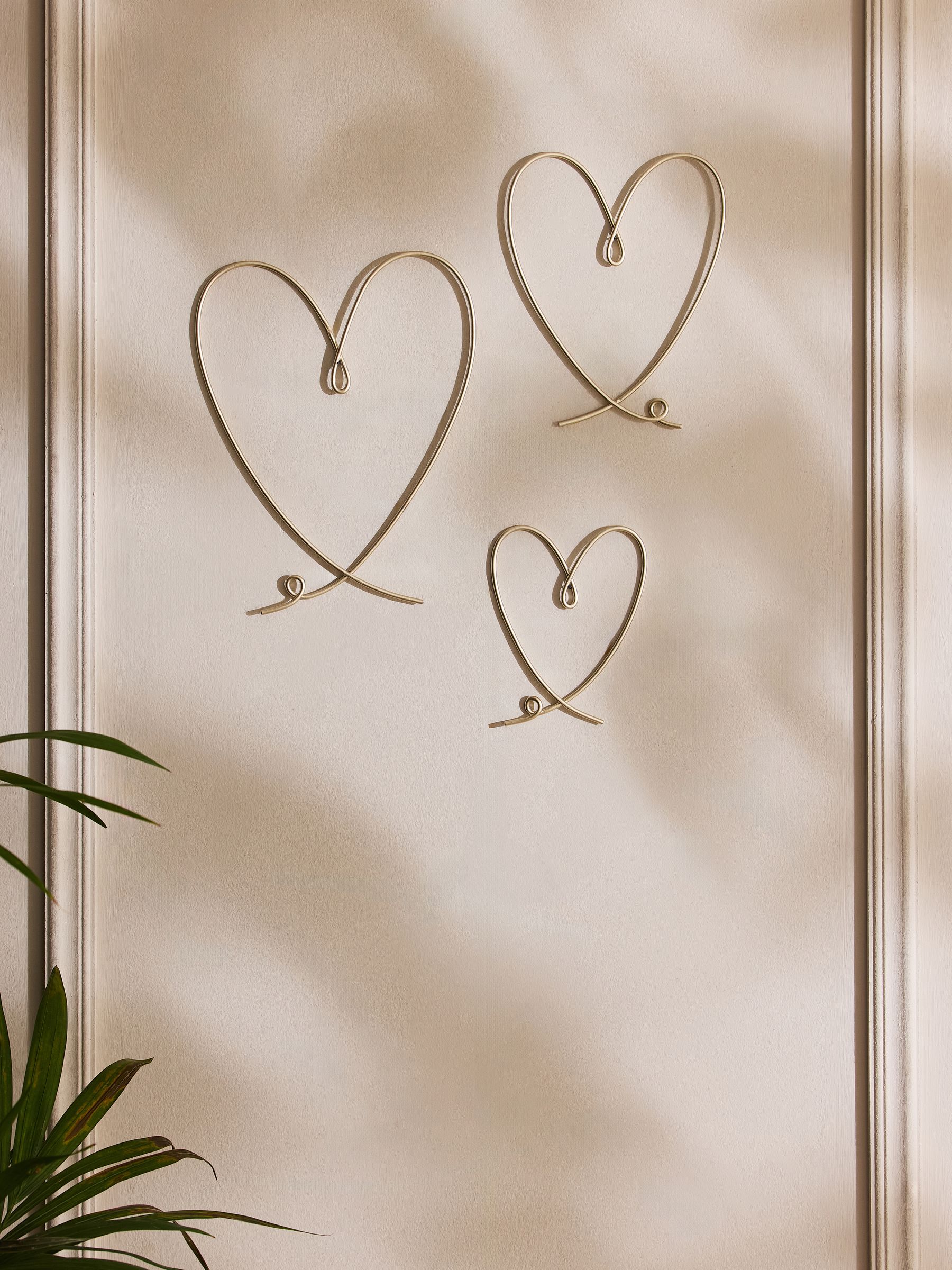 Set of 3 Metal Wire Heart Wall Art