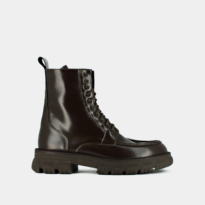 Boots à lacets et semelles épaisses  en cuir glacé marron