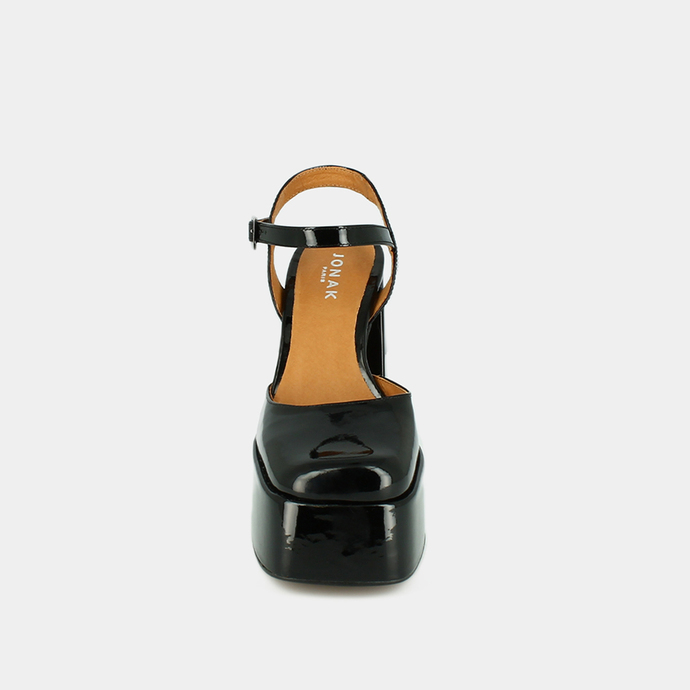 Babies à plateformes et brides  en vernis noir