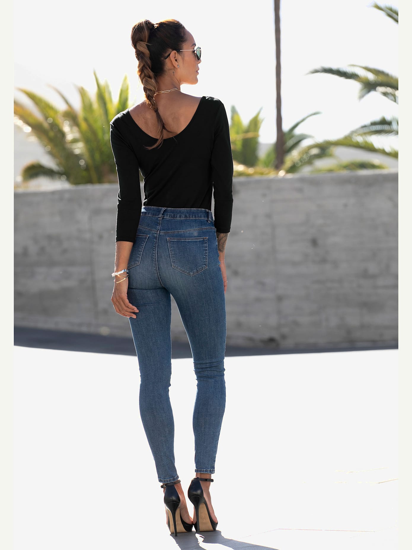 T-shirt manches longues encolure dos arrondie