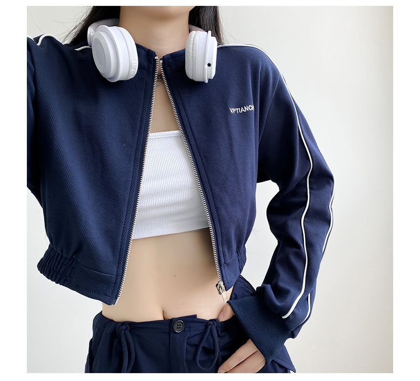 Amyway - Tweekleurige cropped jas met opstaande kraag en rits