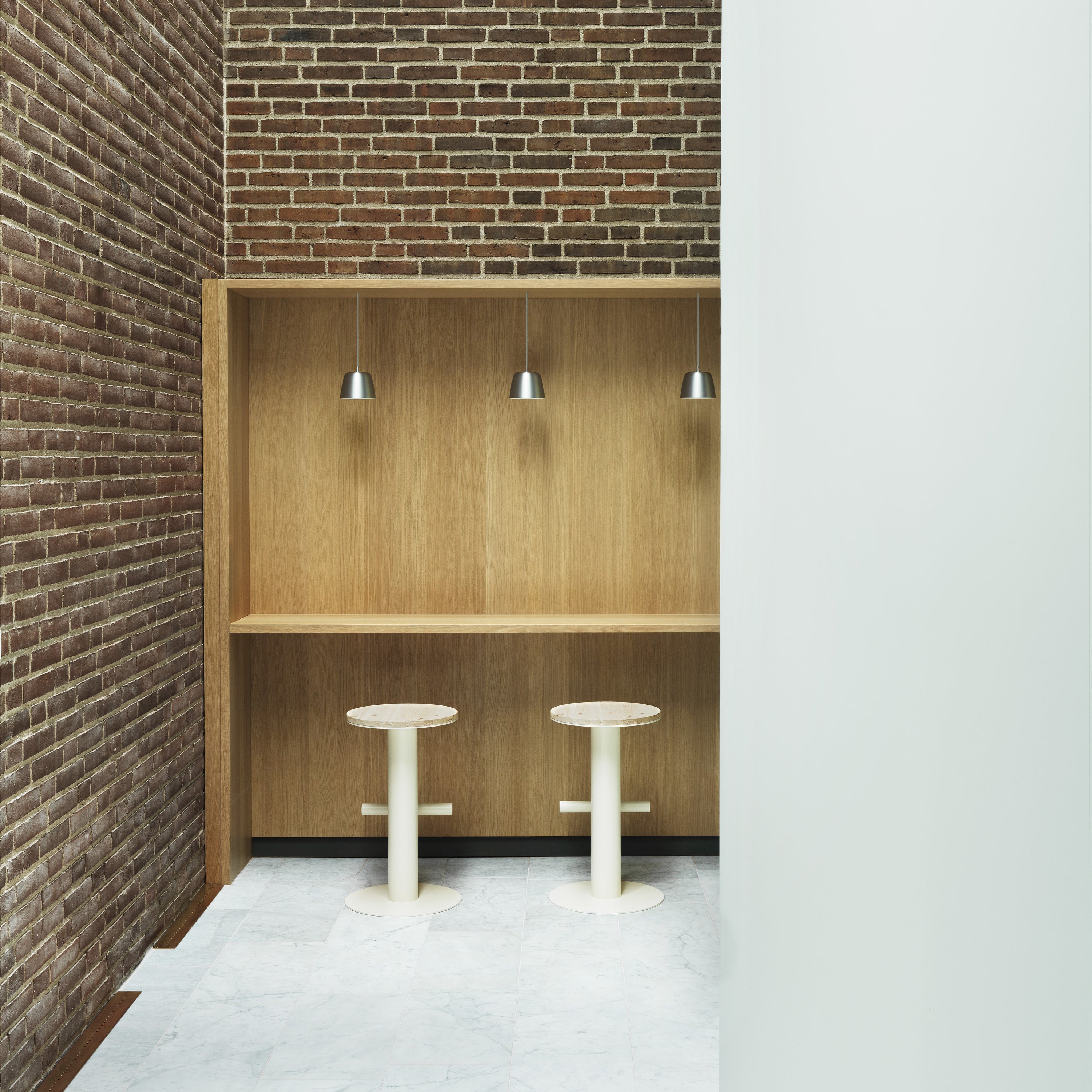 Normann Copenhagen Pole Barkruk 65 cm - Pine/Sand