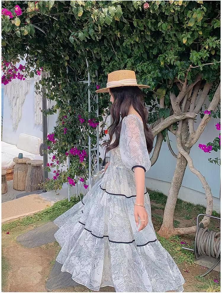 Lucuna - Chiffon midi-A-lijnjurk met korte mouwen en vierkante hals