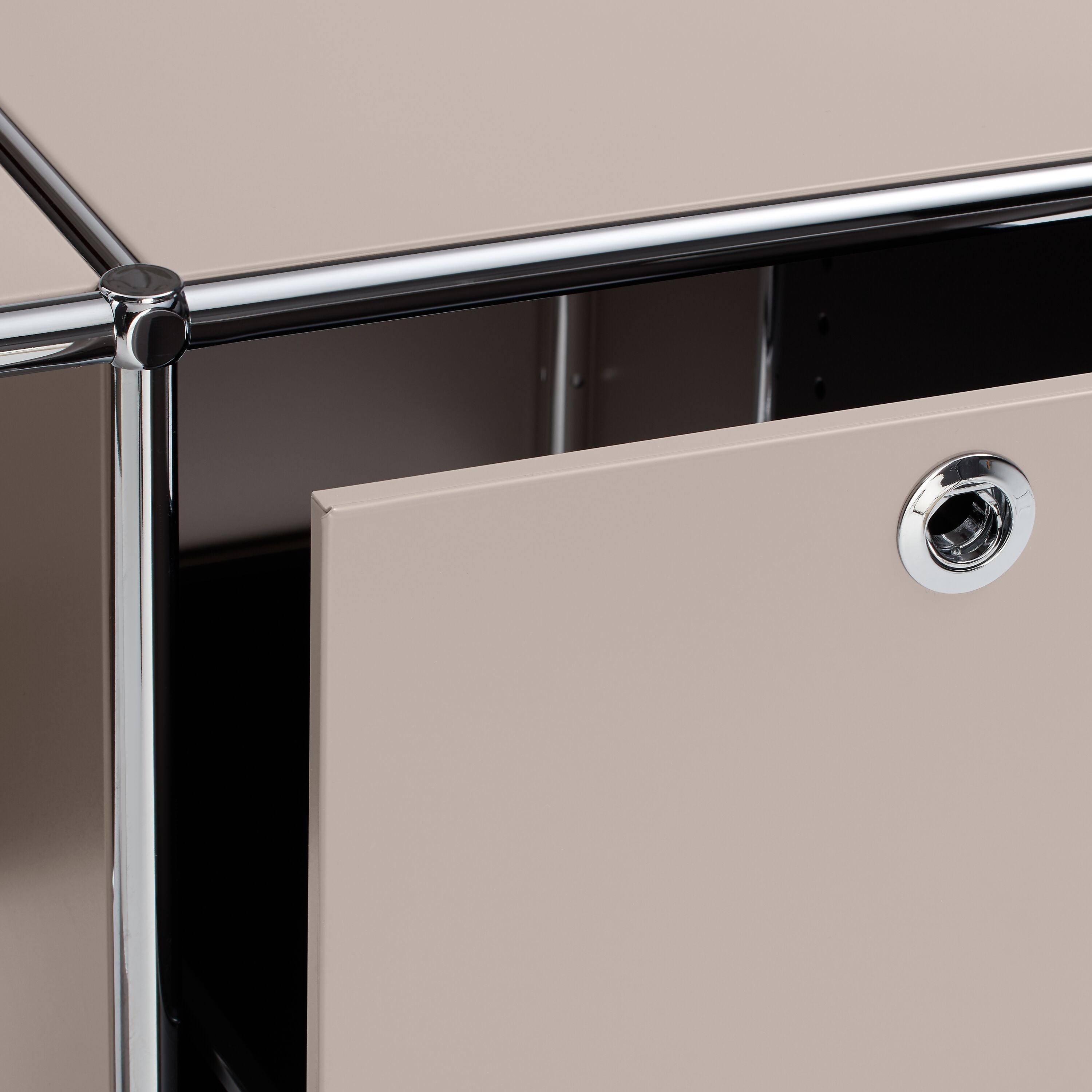 FLEXCUBE Schreibtisch - Taupe / B: 134.0 cm x T: 60.0 cm x H: 80.0 cm