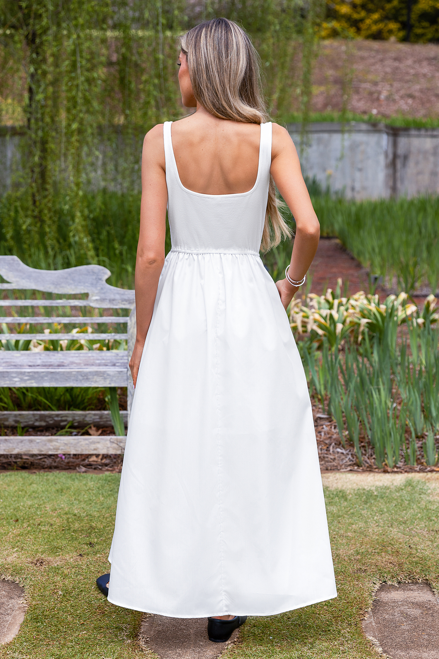 Robe maxi sans manches à col carré blanche