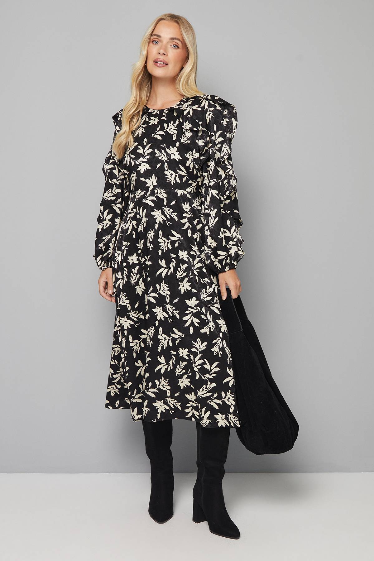 Wallis ROBE MIDI À VOLANTS EN JACQUARD SATINÉ FLORAL PETITE TAILLE