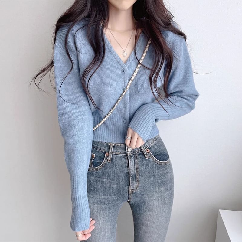 Coris - V-hals, knoopjes, effen cropped vest