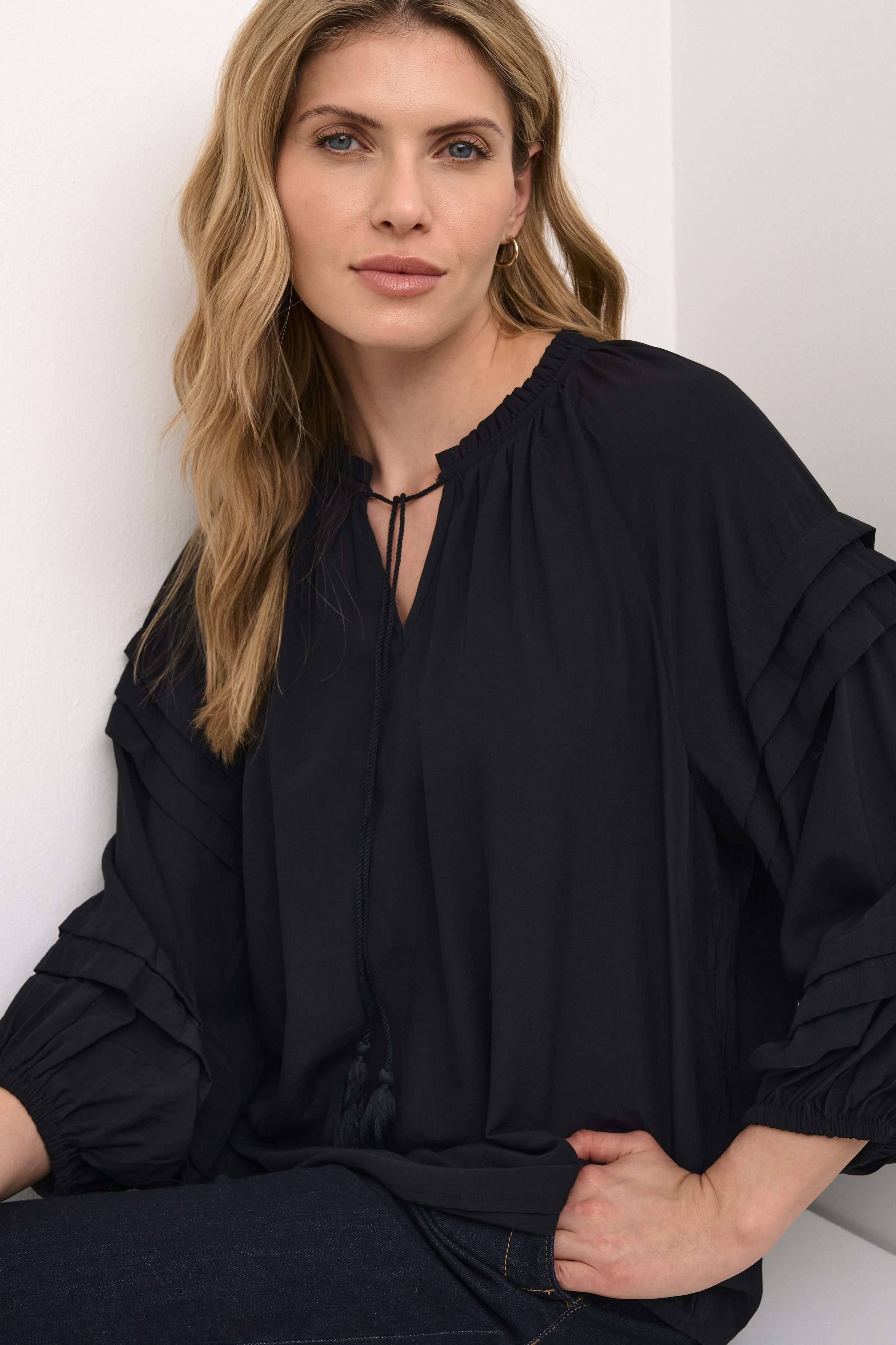 Culture - Asmine Wide Sleeve Blouse - Black