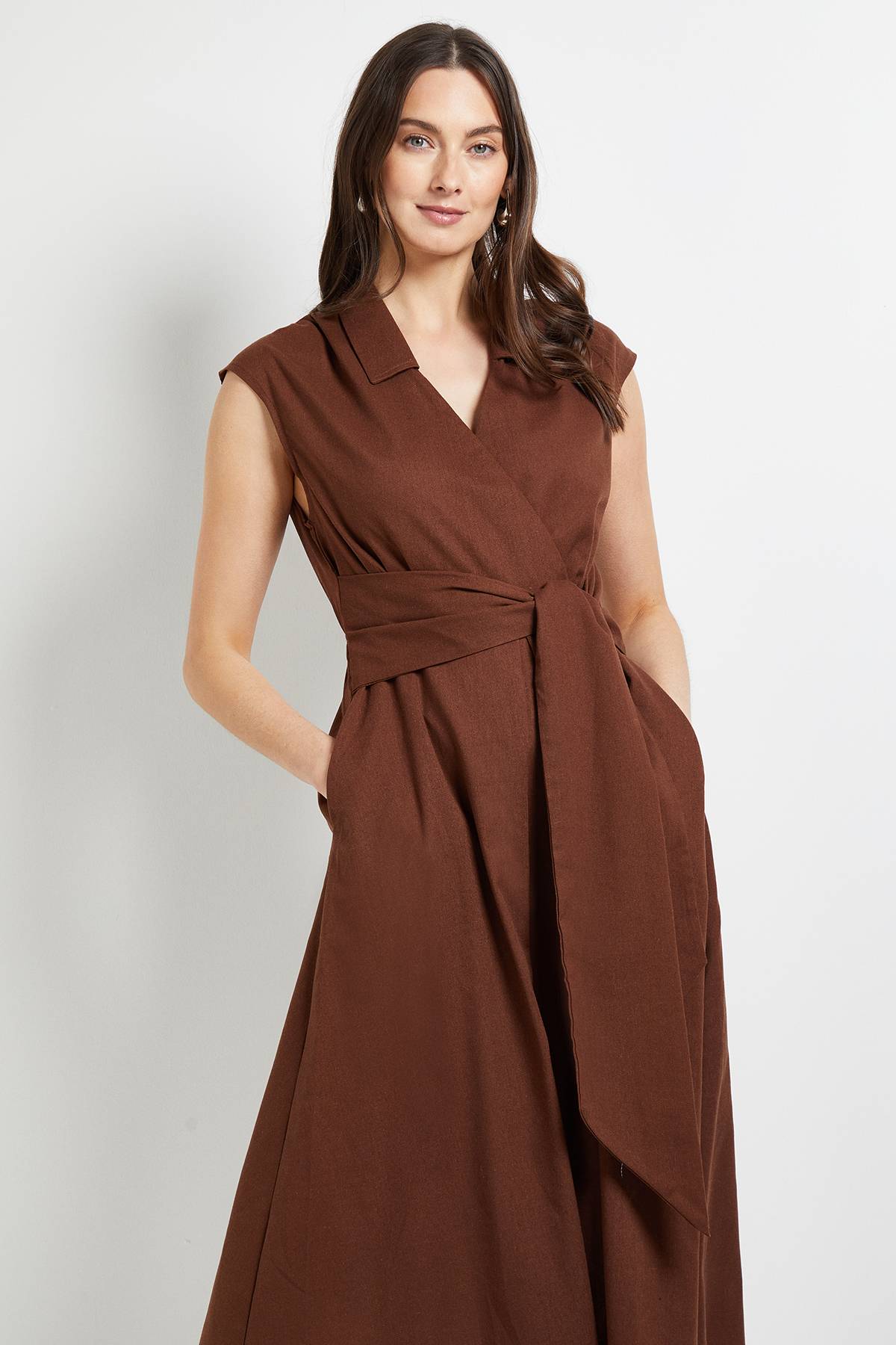 Wallis Robe Midi Ceinturée en Mélange de Lin