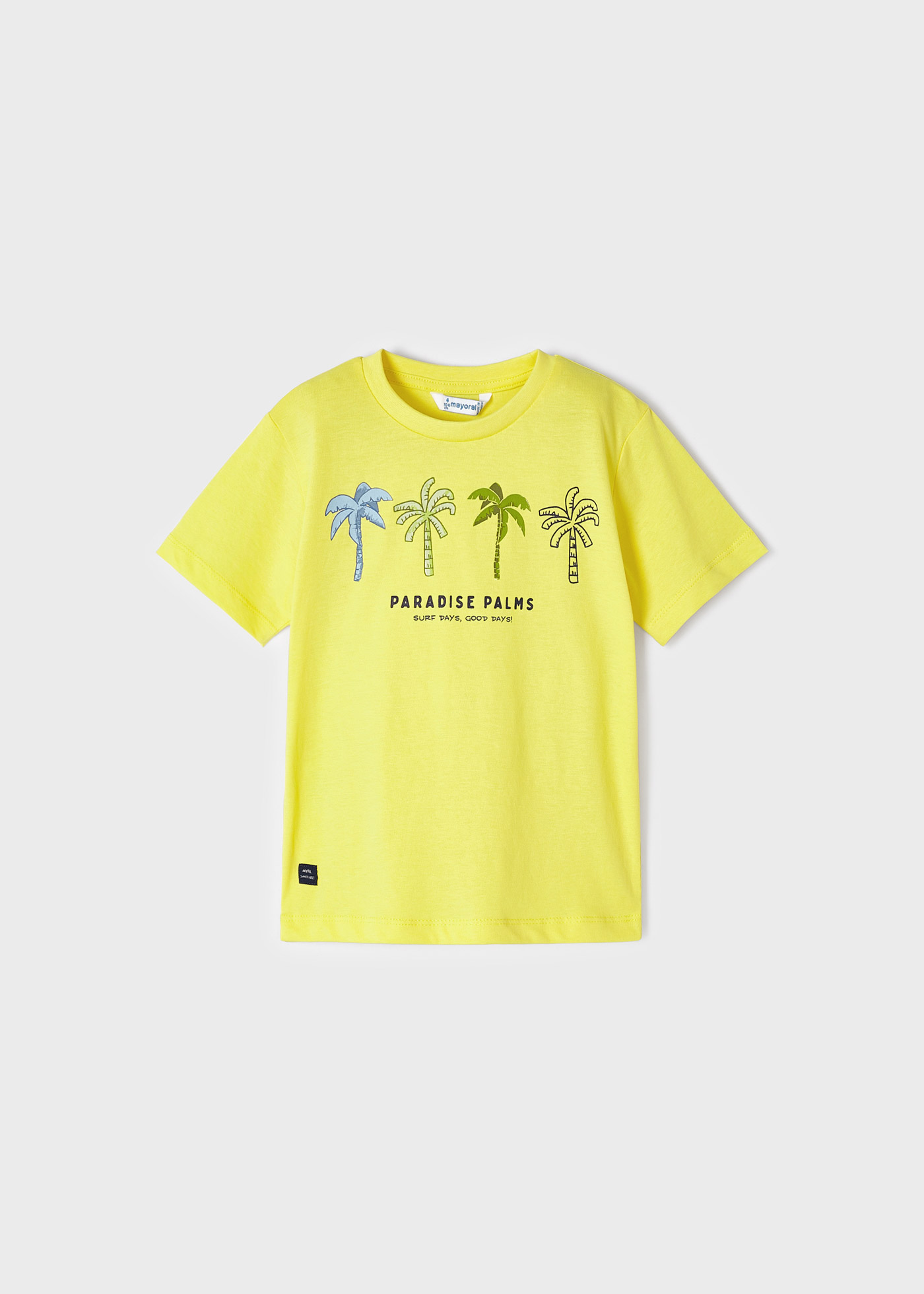 Camiseta infantil masculina em algodão sustentável com estampa.