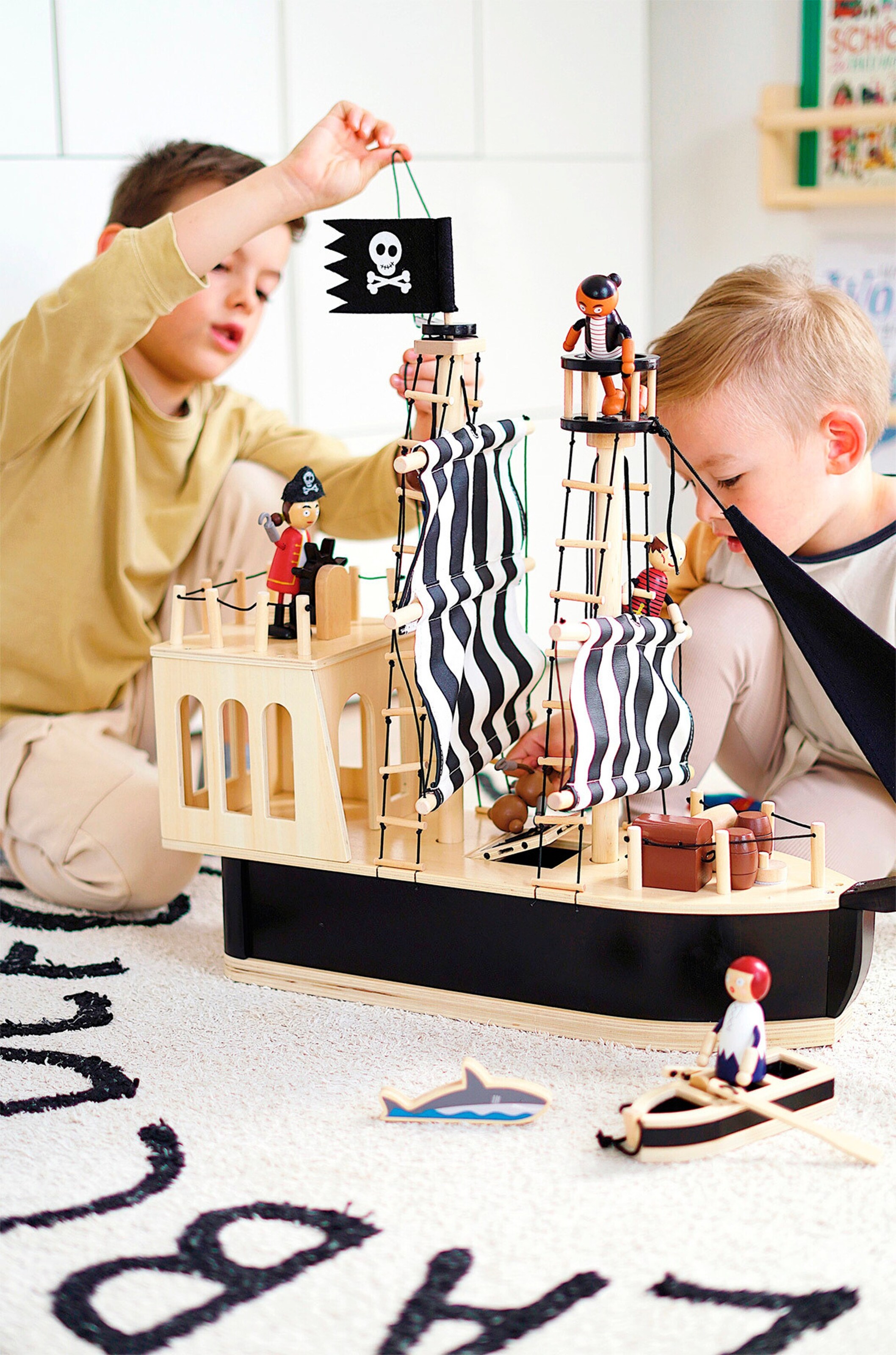 small foot Biegepuppen Piraten Figuren