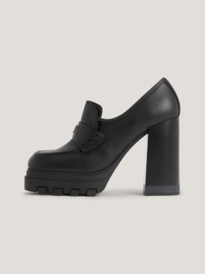 Mocassins de couro com salto bloco
