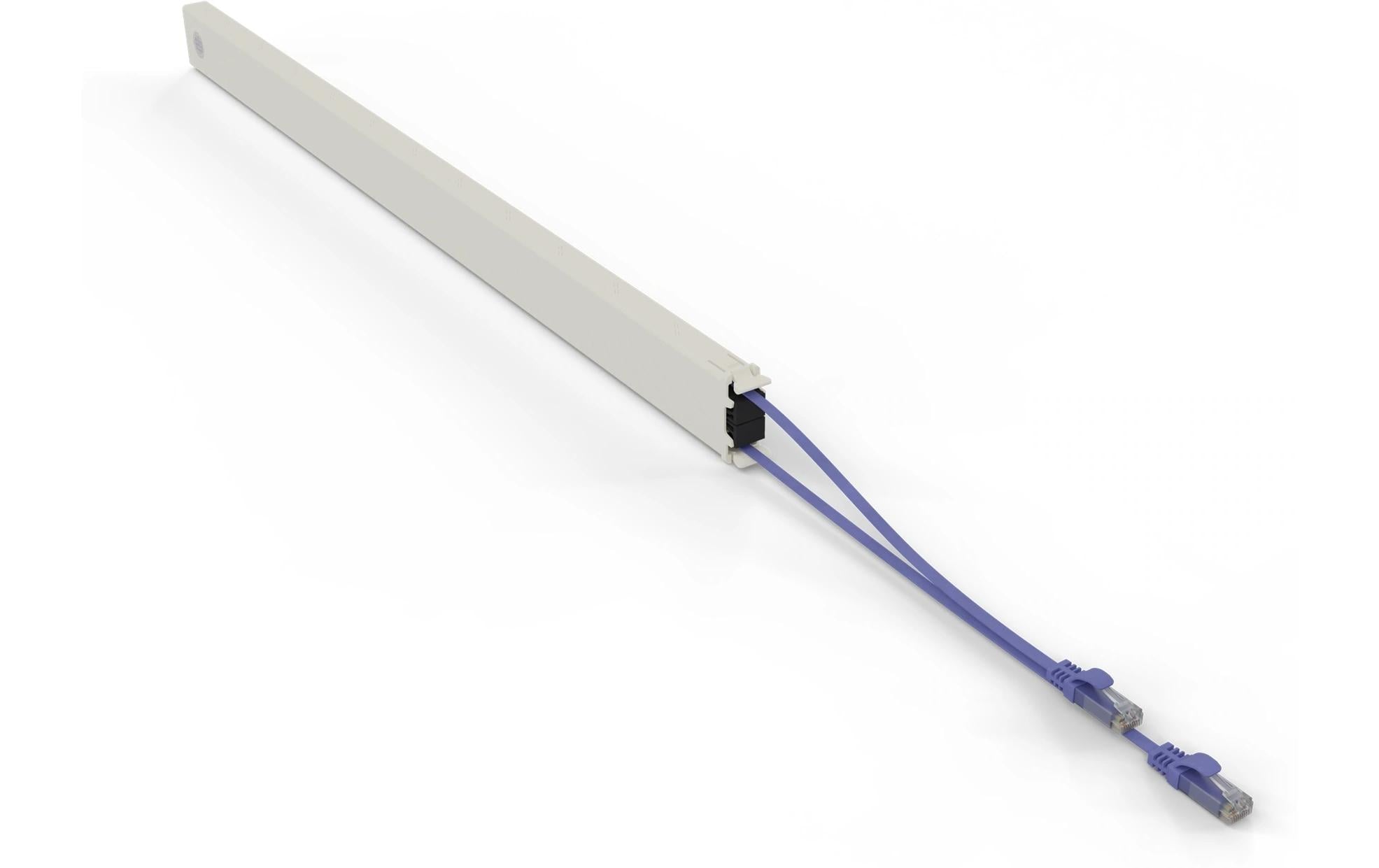 patchbox.one / Cassette / 46RU / Cat 6A, UTP, 2.5 m, ViolettAll-in-One Lösung für Ordnung im Netzwerkschrank