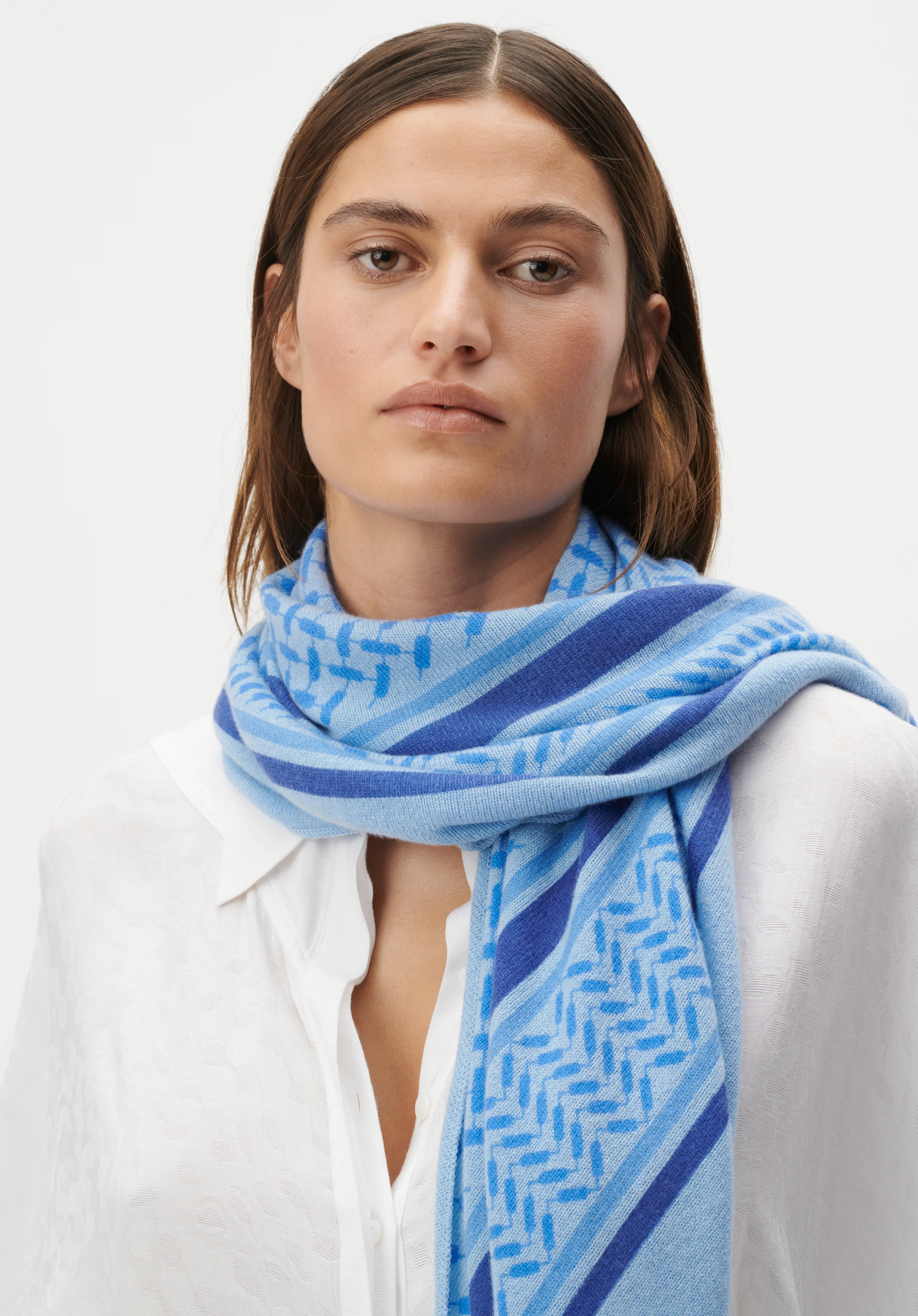 Lala Berlin  Triangle Trinity Classic M tørklæde- Dark Horizon Blue
