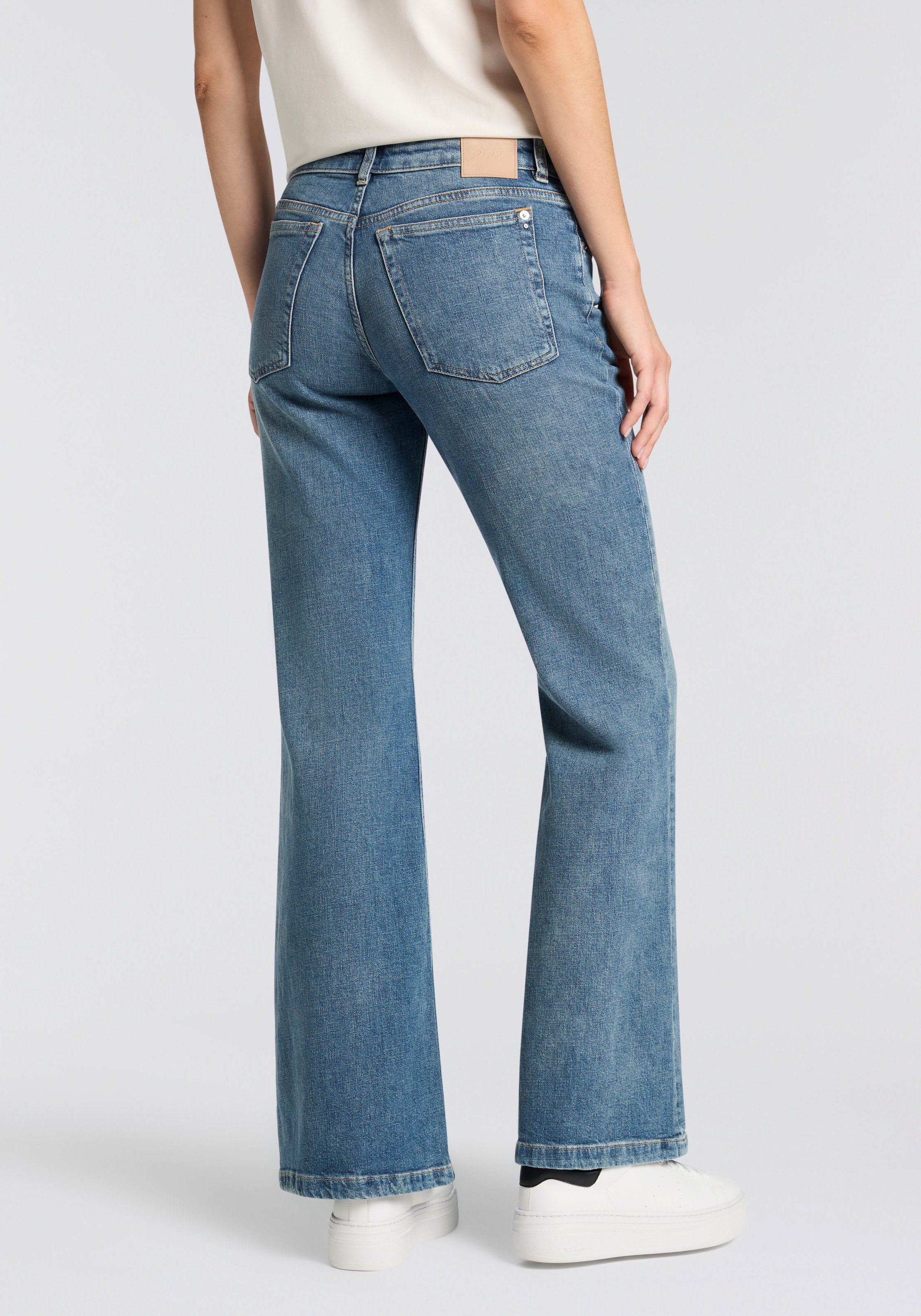 BOSS ORANGE Bootcut-Jeans »SOFT BOOTCUT LR Premium Damenmode« Low Rise