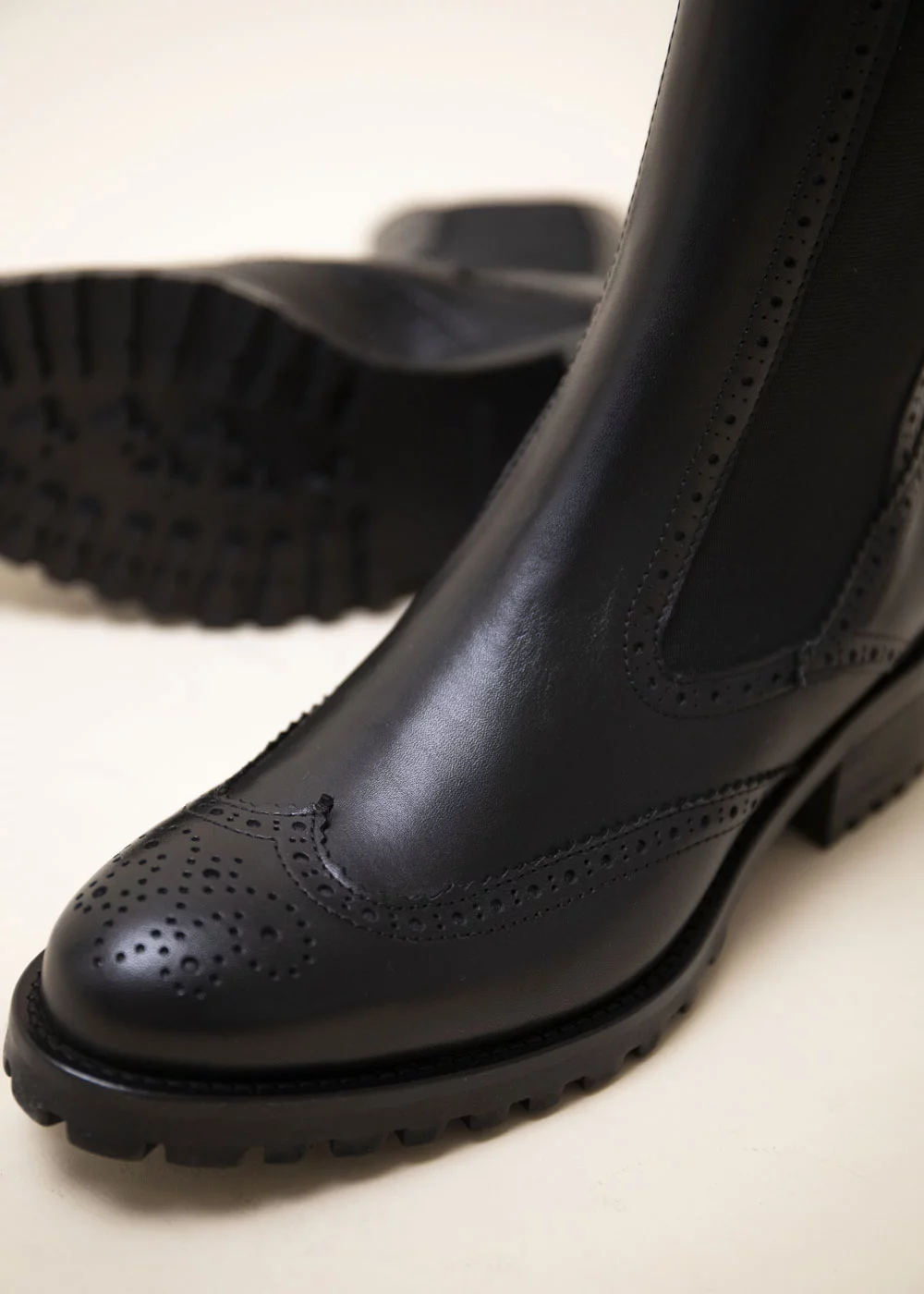 CHELSEA SALFORD CUIR NOIR
