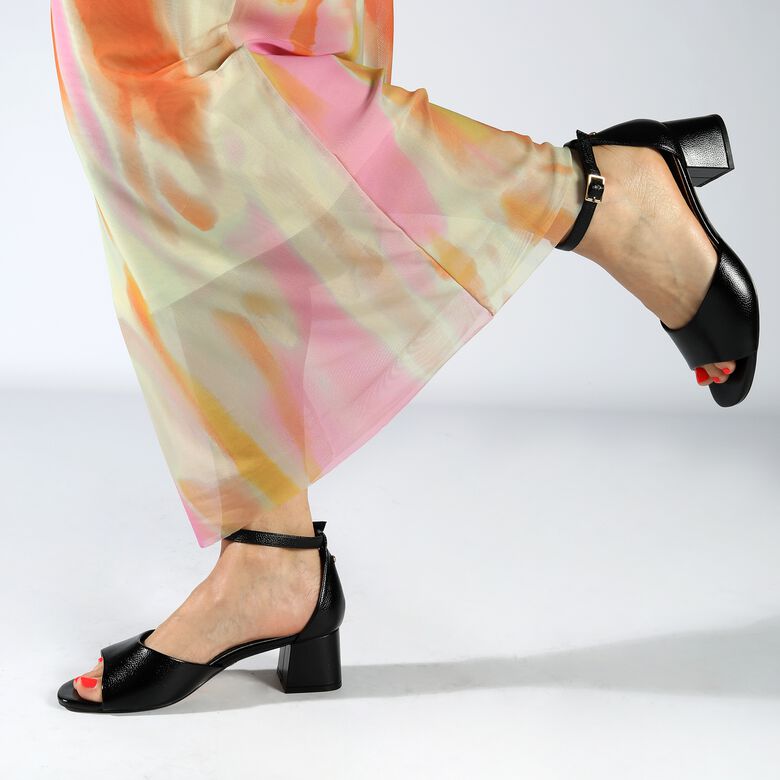 Lilly Neat