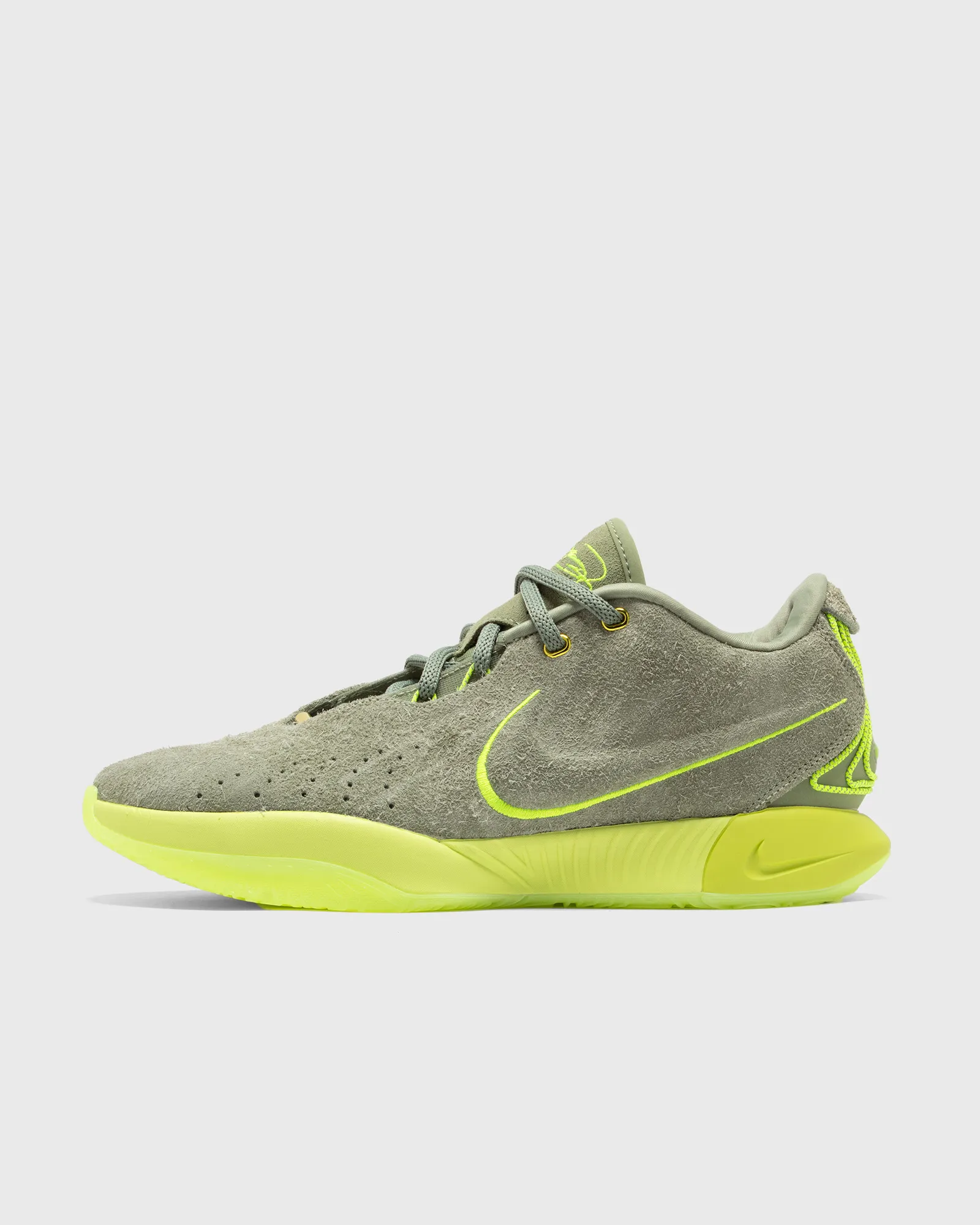 Nike LEBRON XXI