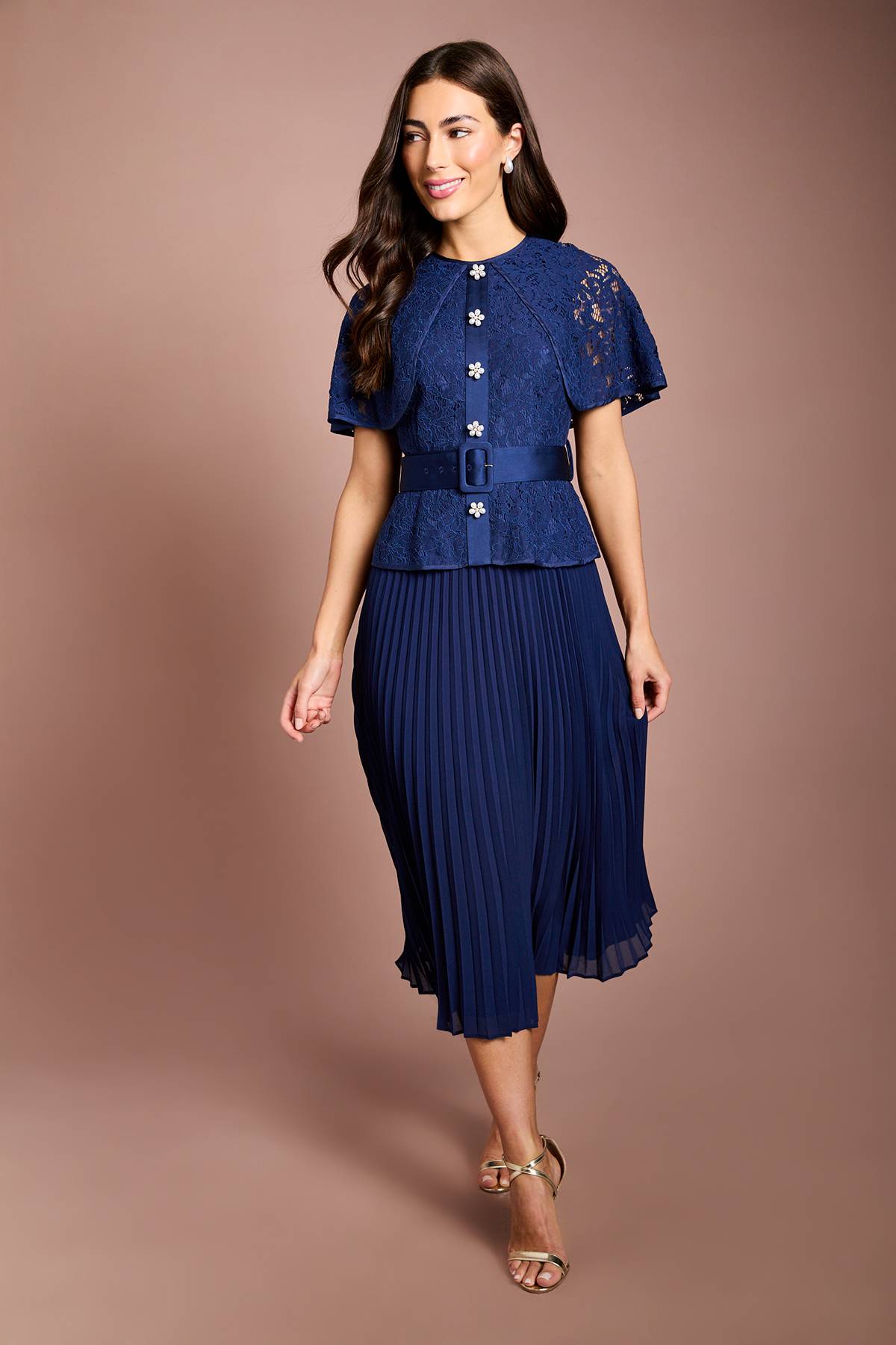 Coast Robe Midi Plissée 2 En 1 En Dentelle À Manches Cape